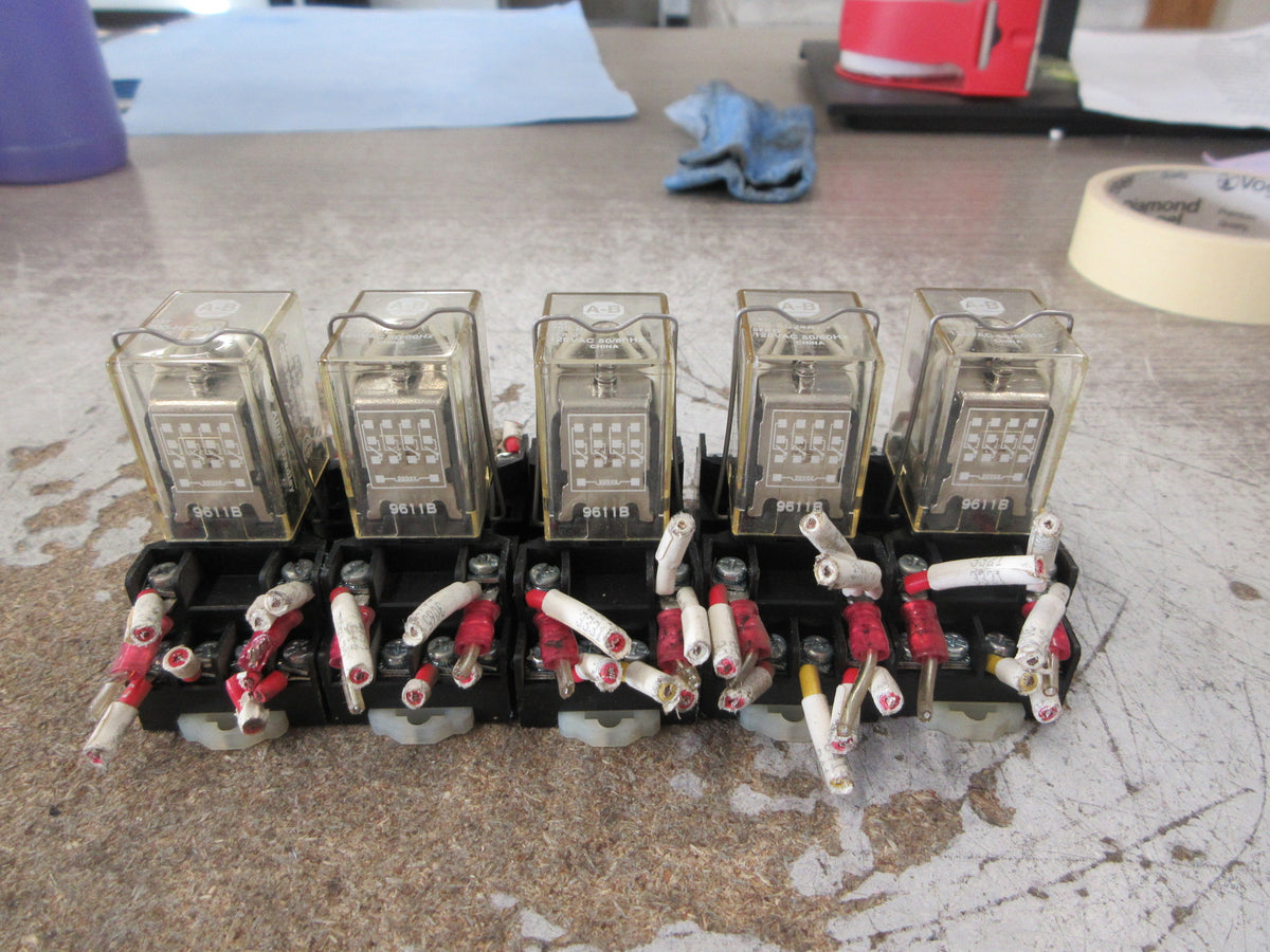 Allen-Bradley Relay 700-HC24A1 Ser. C 120V Coil w/ Base *Lot of 5* Used