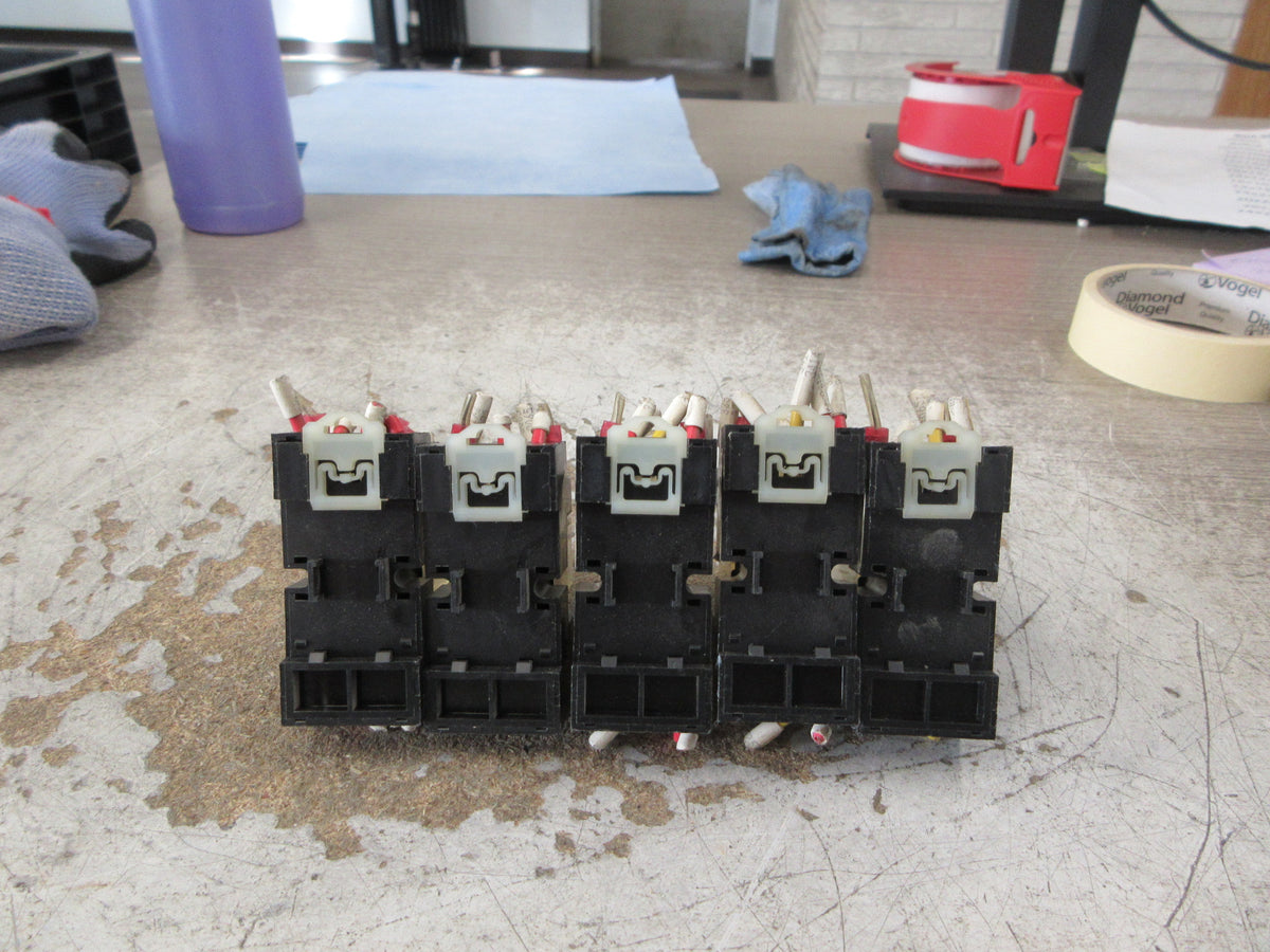 Allen-Bradley Relay 700-HC24A1 Ser. C 120V Coil w/ Base *Lot of 5* Used
