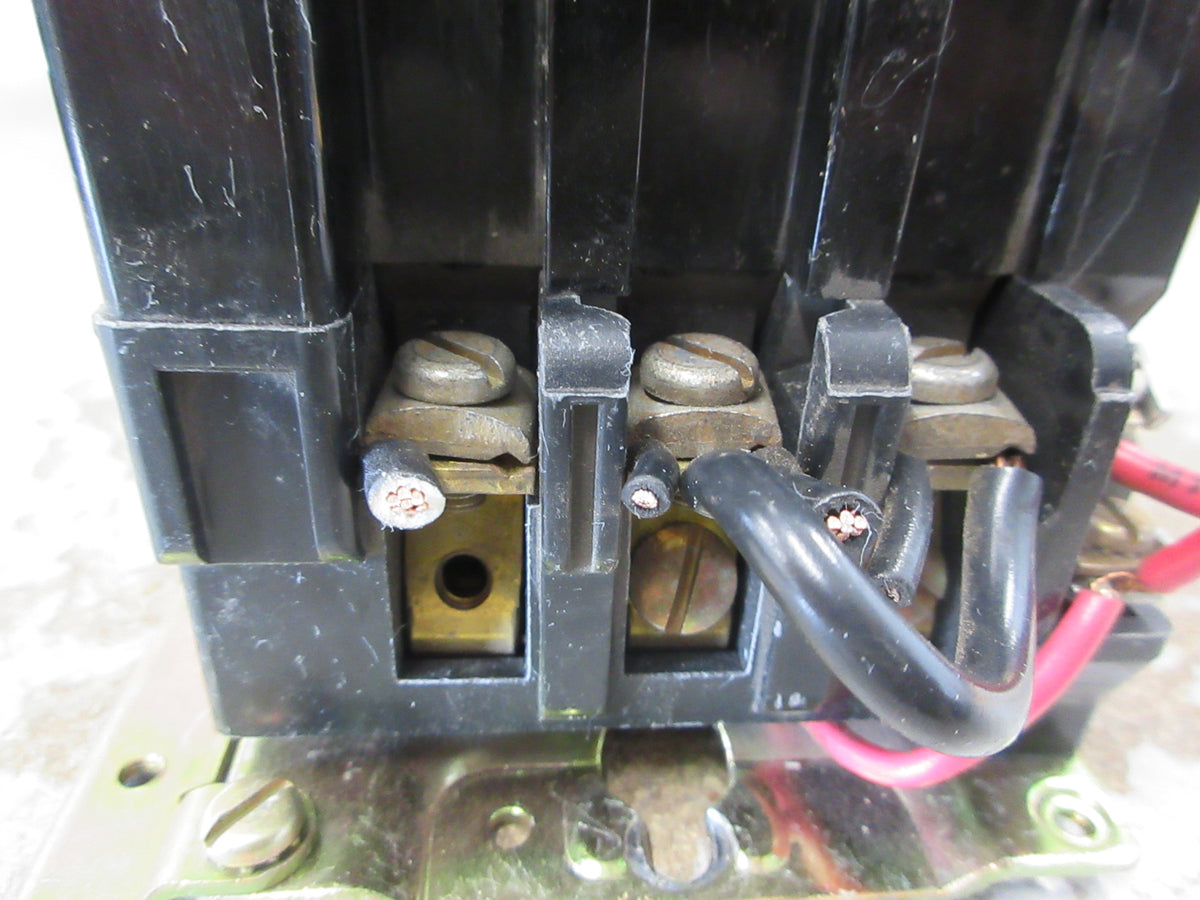 Square D Size 1 Starter 8536 SCO -3 S Ser. A 120V Coil 600 V Used