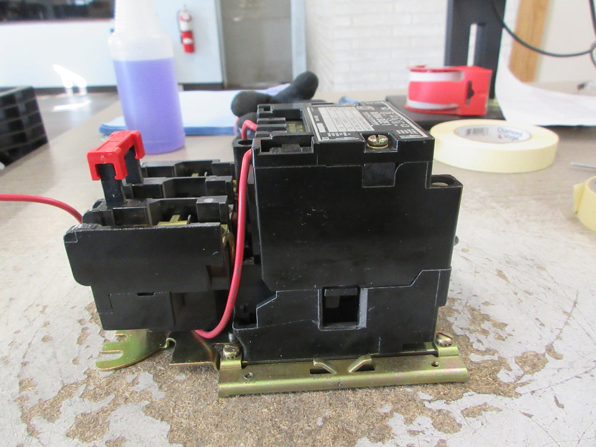 Square D Size 1 Starter 8536 SCO -3 S Ser. A 120V Coil 600 V Used