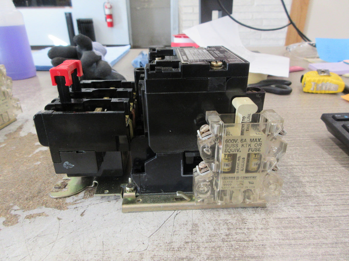 Square D Size 1 Starter 8536 SCO -3 S Ser. A 120V Coil 600V W/Aux Fuse Used