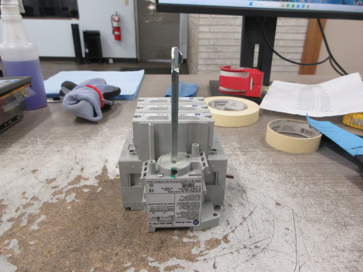 Allen-Bradley Fusible Disconnect Switch 194R-J30-1753 Ser. A 30A 600V 3P Used