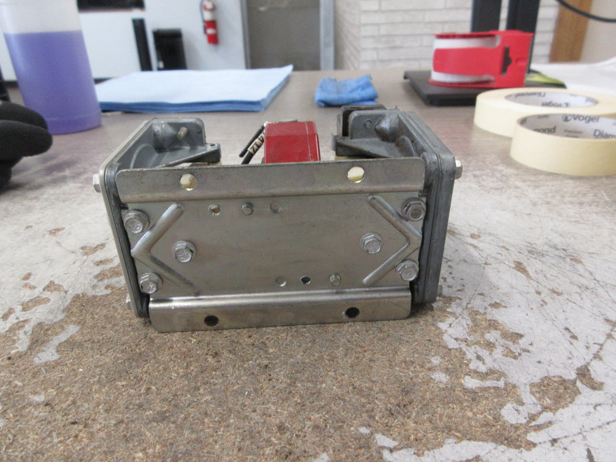 Cutler-Hammer Pneumatic Timing Relay 10337H178A 120V Coil 600V Used