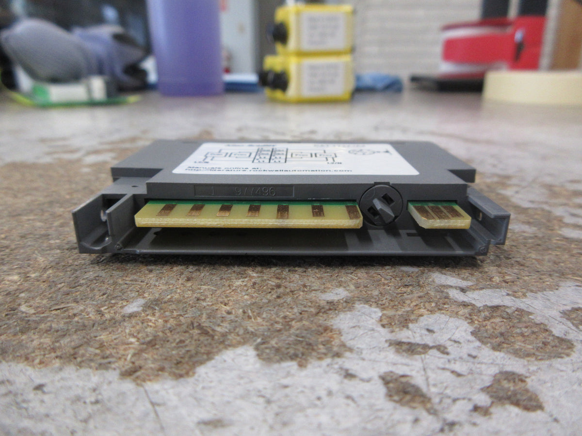 Allen-Bradley Point I/O Digital Input Module 1734-IA4 Ser. C FW: 3.022 4PT Used