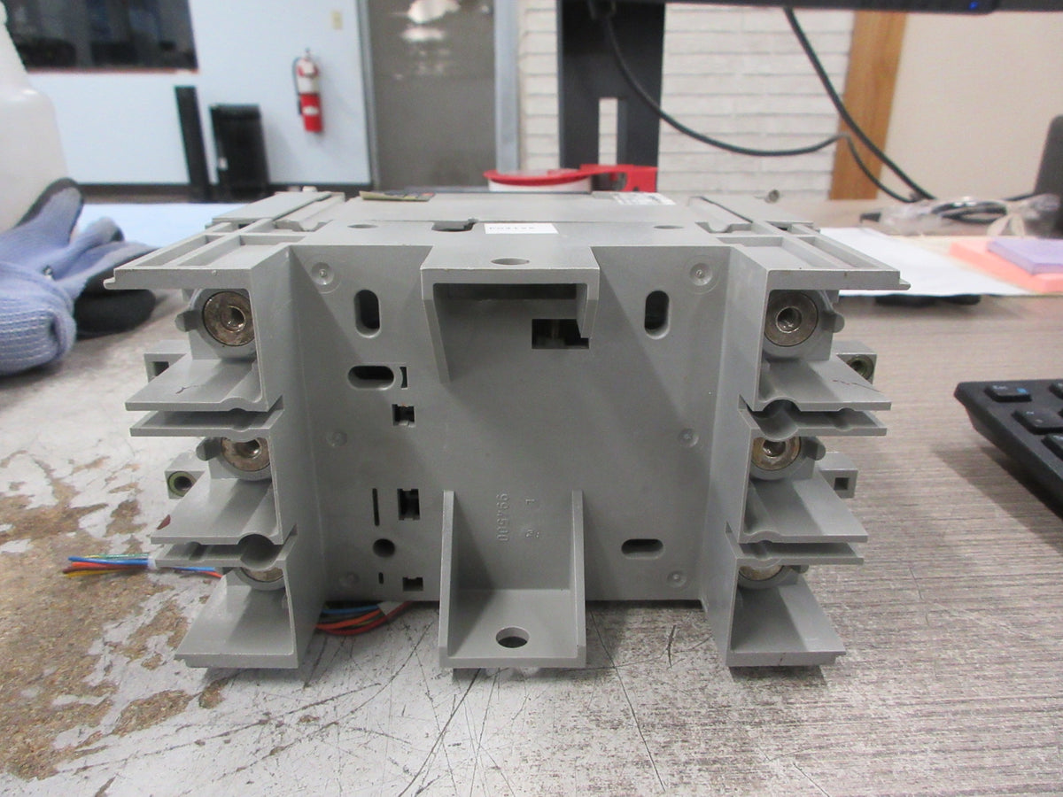Merlin Gerin Circuit Breaker NSF150A 600V 150A 3P W/Mounting Base Used