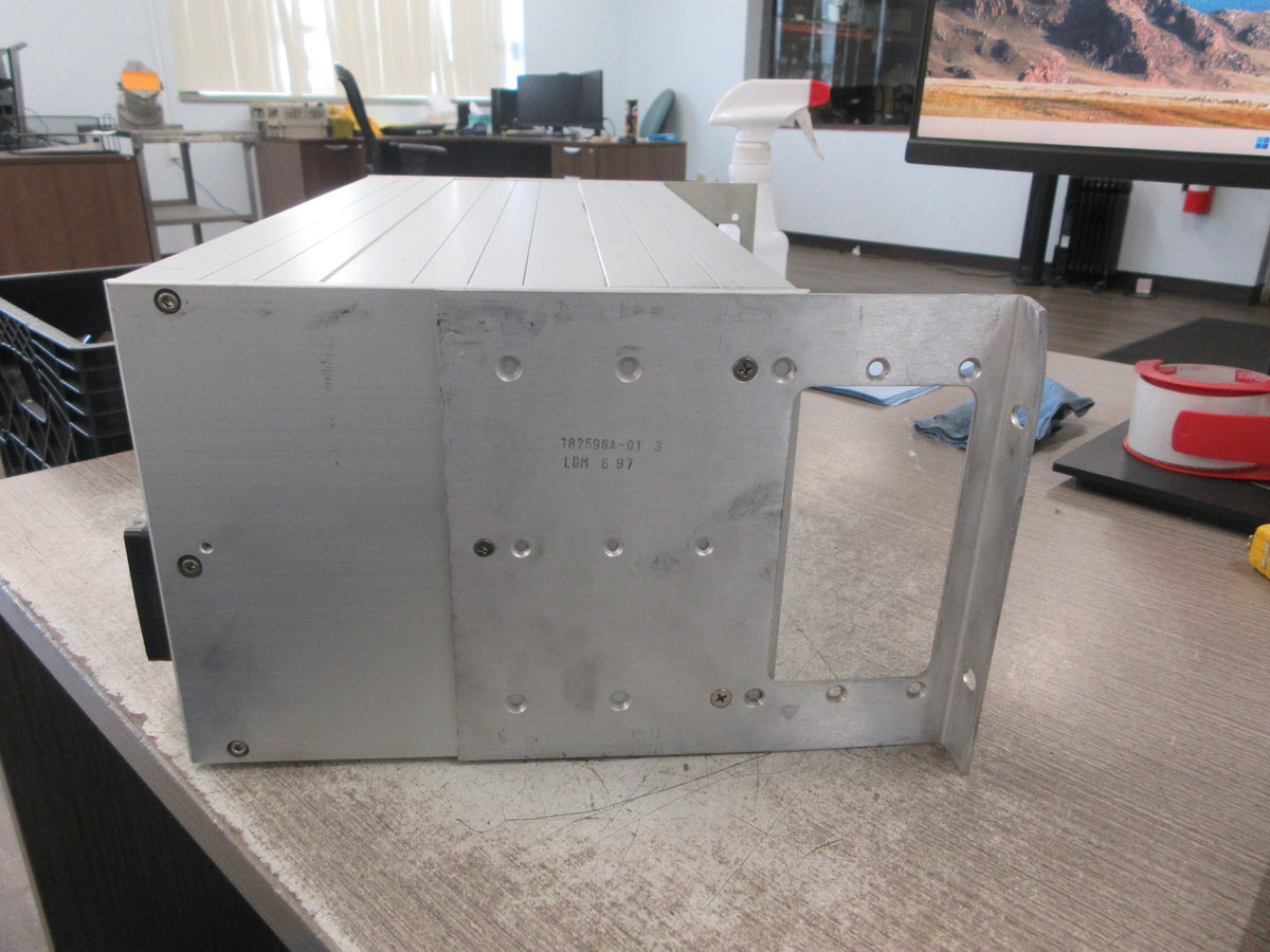 National Instruments SCXI-100 Chassis 181455M-01 Rev: 3.0 12-Slot W/Mounts Used