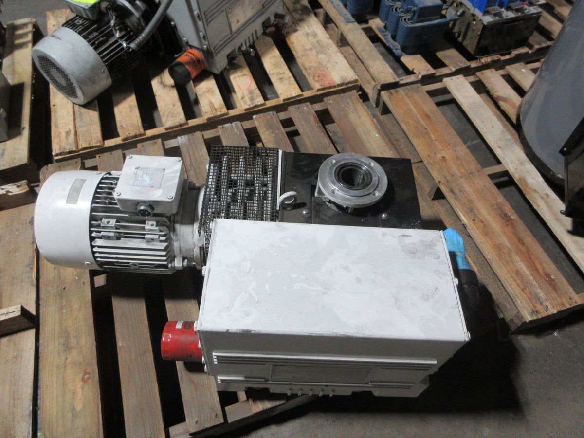 Leybold SogeVac Rotary Vane Vacuum Pump SV200 950 27 7.5HP 130 CFM Used