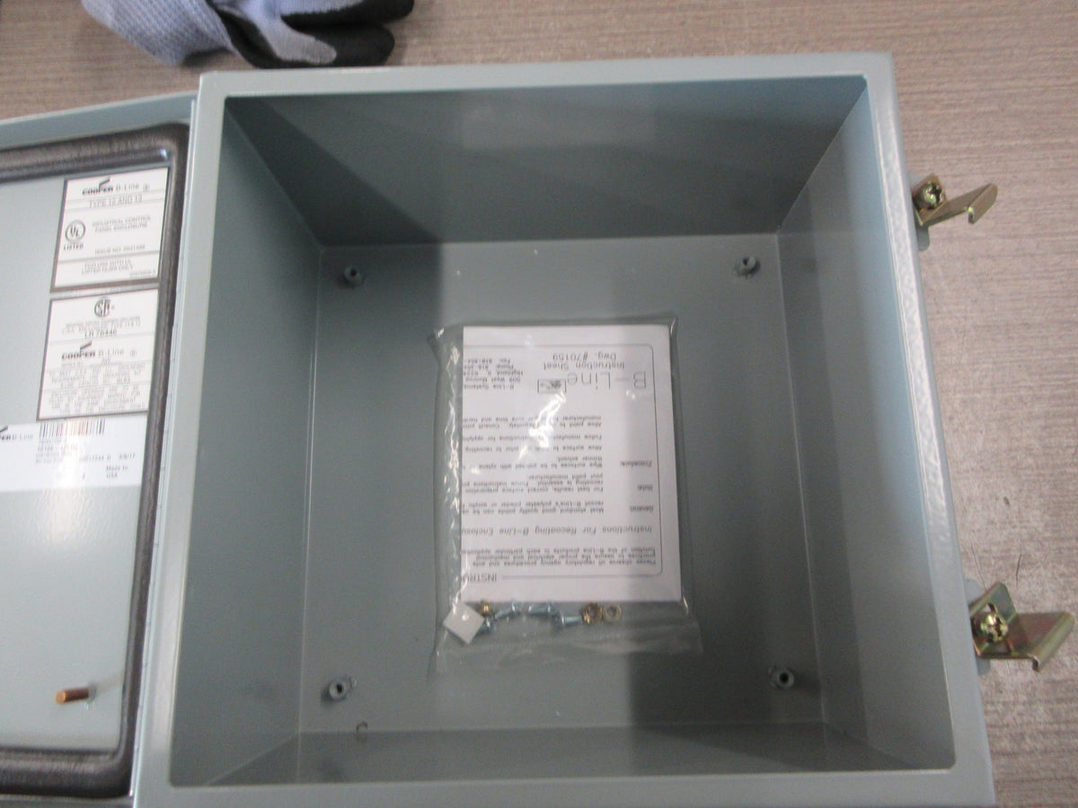 Cooper B-Line Type 12/13 Enclosure 10106-12CHC Size: 10"x10"x6 New Surplus