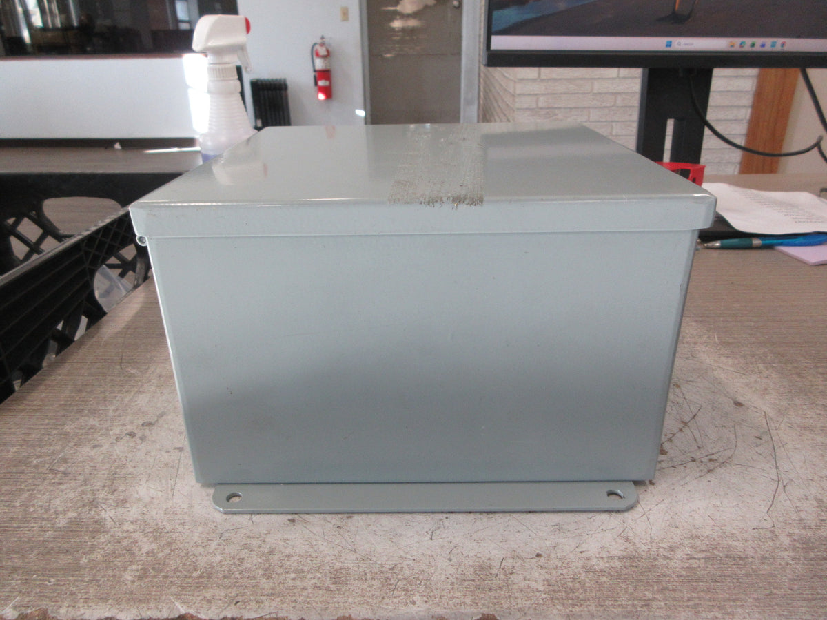 Cooper B-Line Type 12/13 Enclosure 10106-12CHC Size: 10"x10"x6 New Surplus
