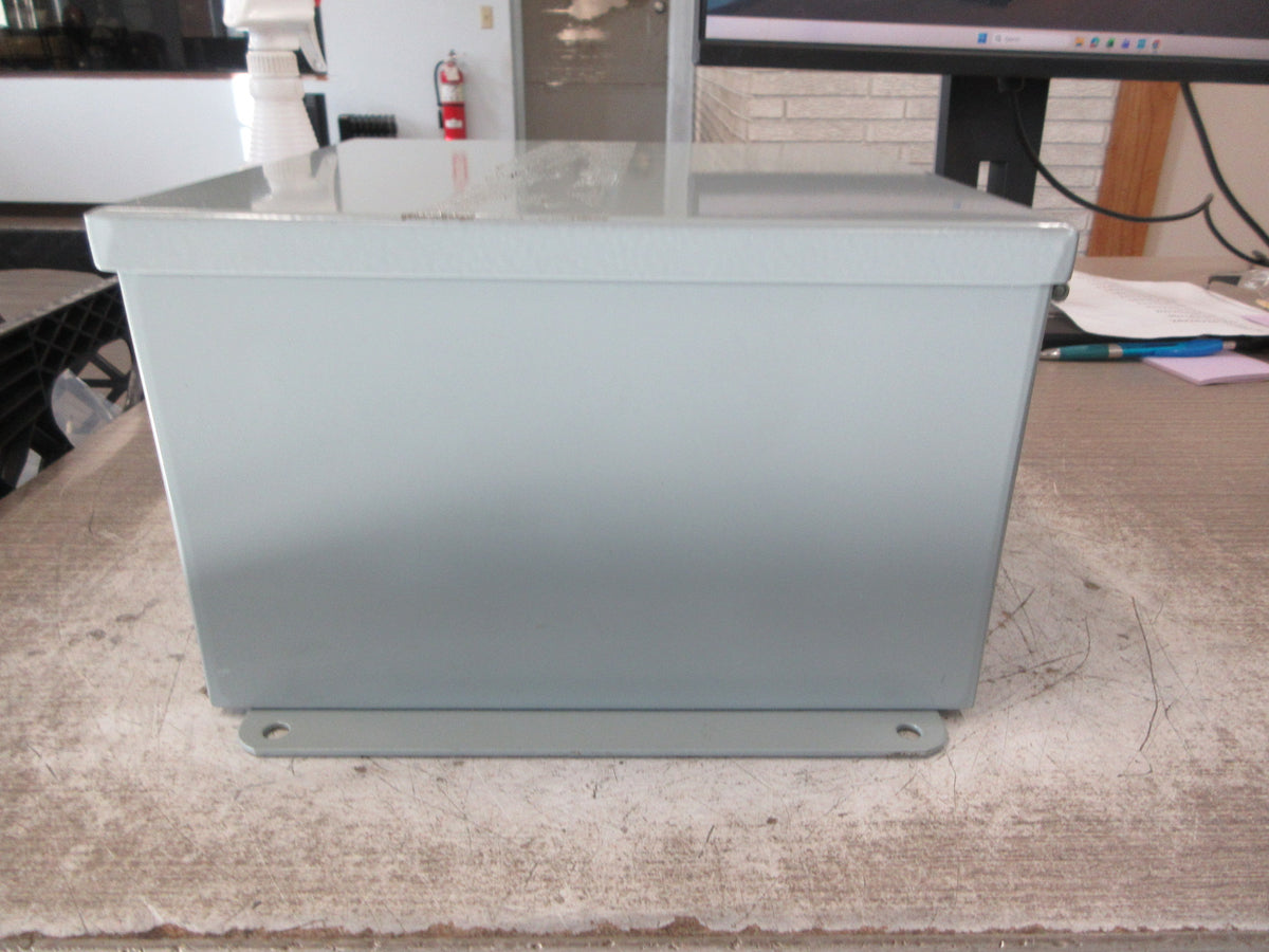 Cooper B-Line Type 12/13 Enclosure 10106-12CHC Size: 10"x10"x6 New Surplus