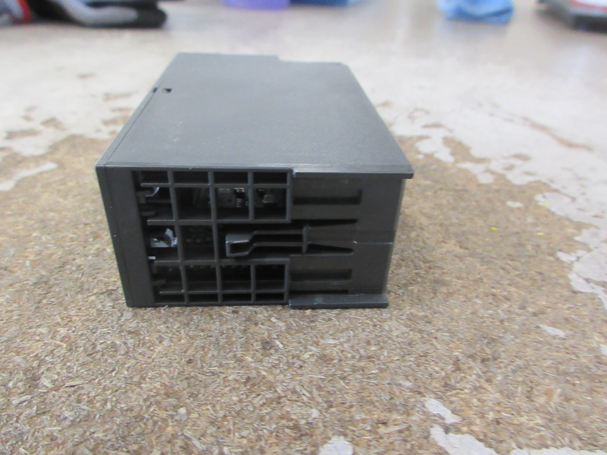 Siemens Simatic ET 200S Digital Input Module 6ES7 138-4FA05-0AB0 Used