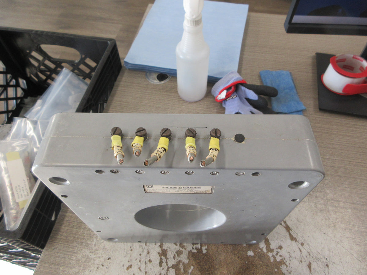 Square D Current Transformer 311-122 Ratio 1200:5A 600V 60Hz 10KV BIL Used