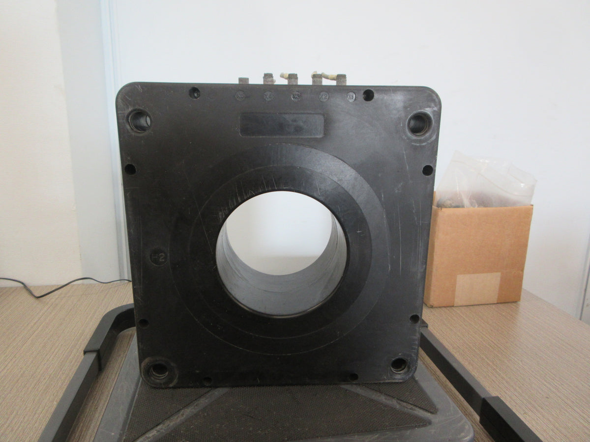 Square D Current Transformer 311-122-001 Ratio 1200:5A 600V 60Hz 10KV BIL Used