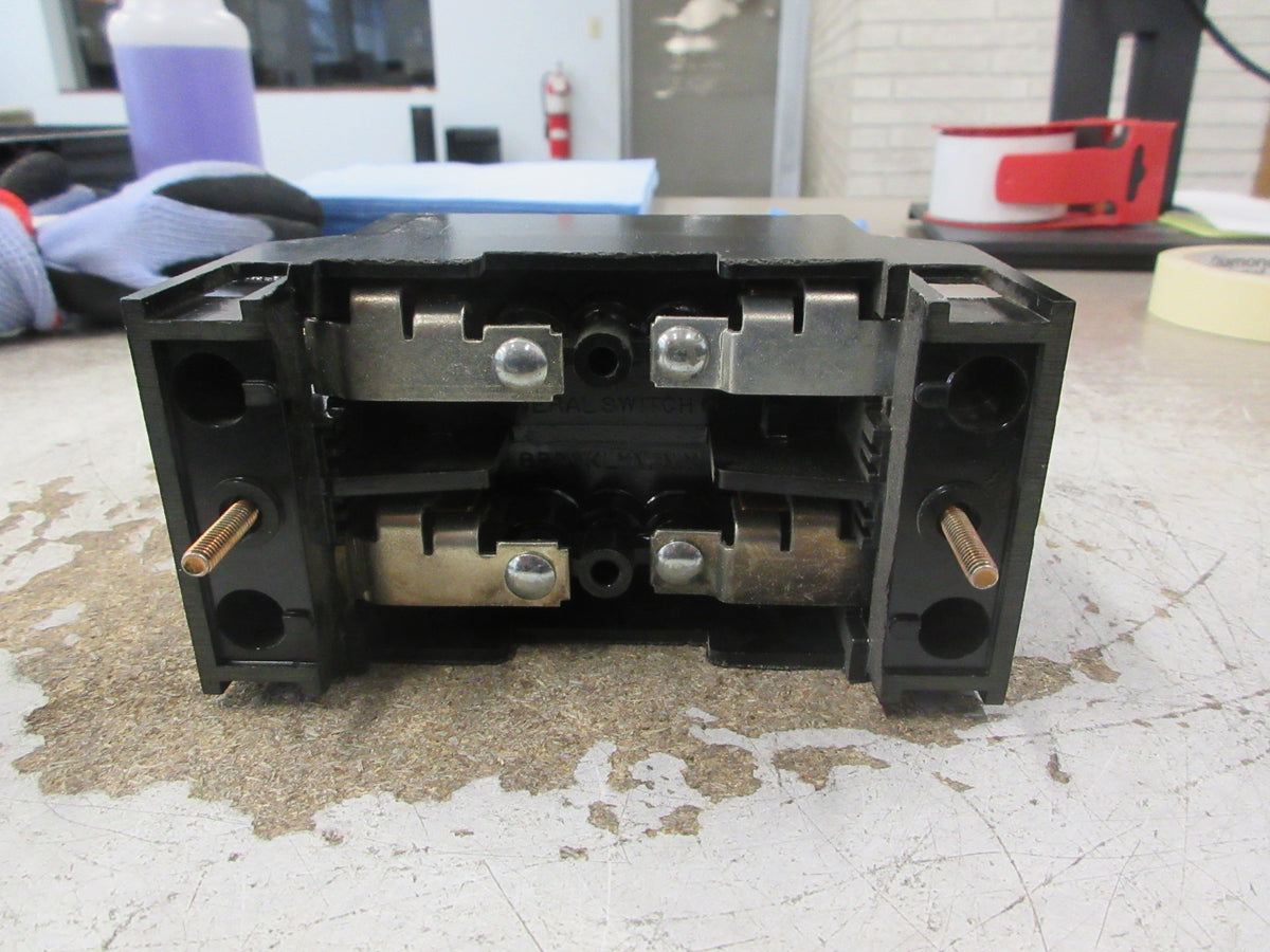 General Switch Co. Fuse Pullout Switch APO-60 60A 2P (2) 6A Fuses Used