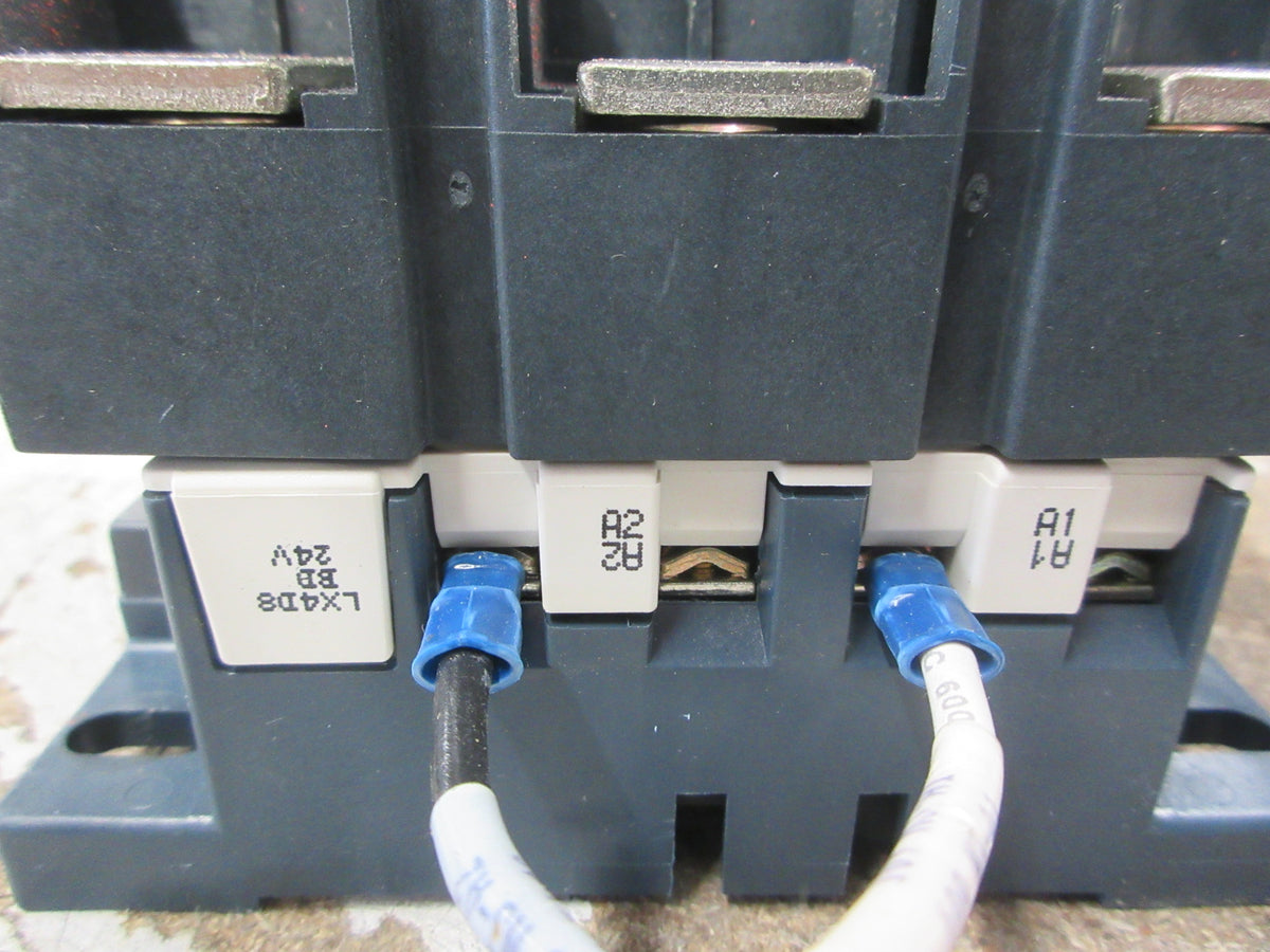 Telemecanique Contactor LC1D150 24V Coil 160A 600V w/ (1) Aux Contact Used