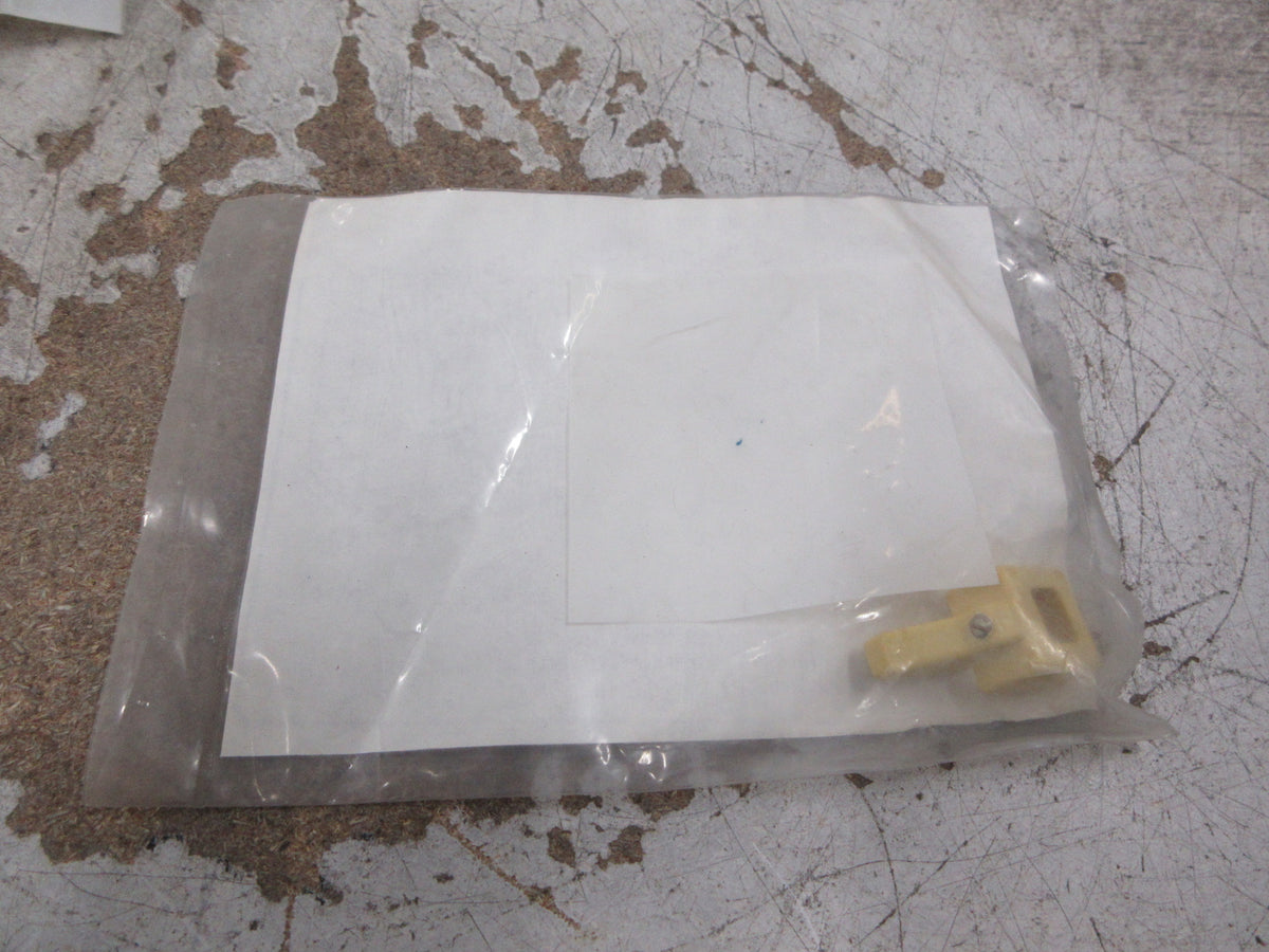 Westinghouse Handle Block LKD1 Ser. C Style #: 4210B80G01 *No Box* New Surplus