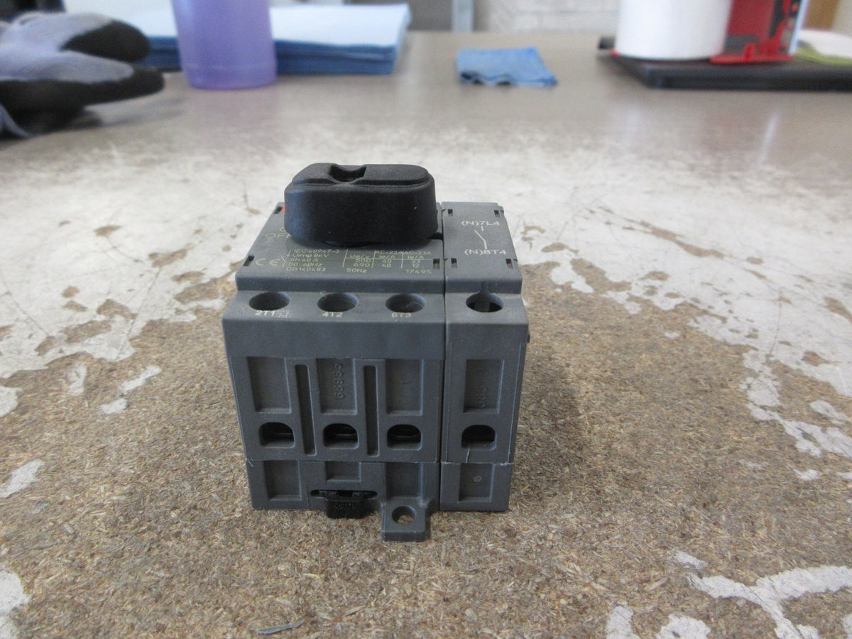 ABB Disconnect Switch OT40F4N2 40A 600V 3Ph *No Handle* Used