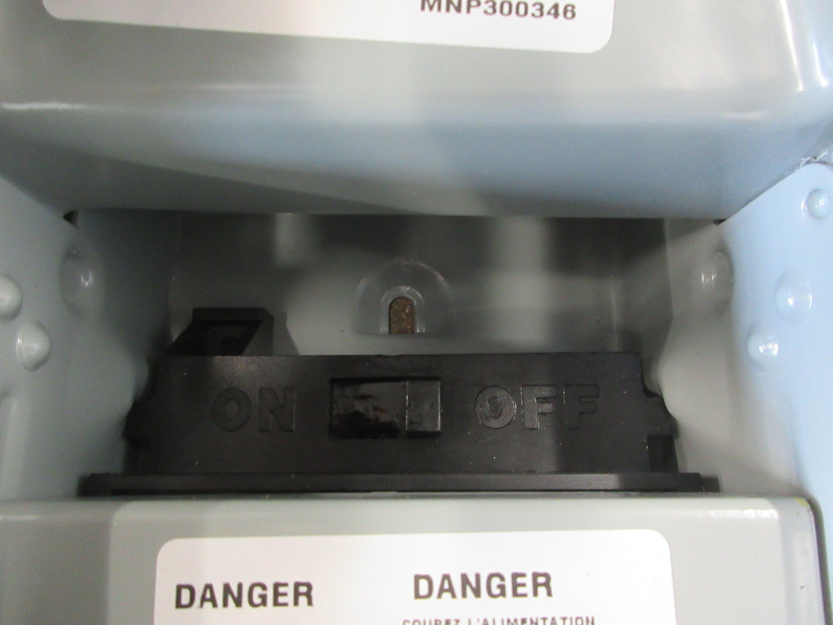 Midwest Electric 3R Combination Enclosed Switch/Power Outlet New Surplus