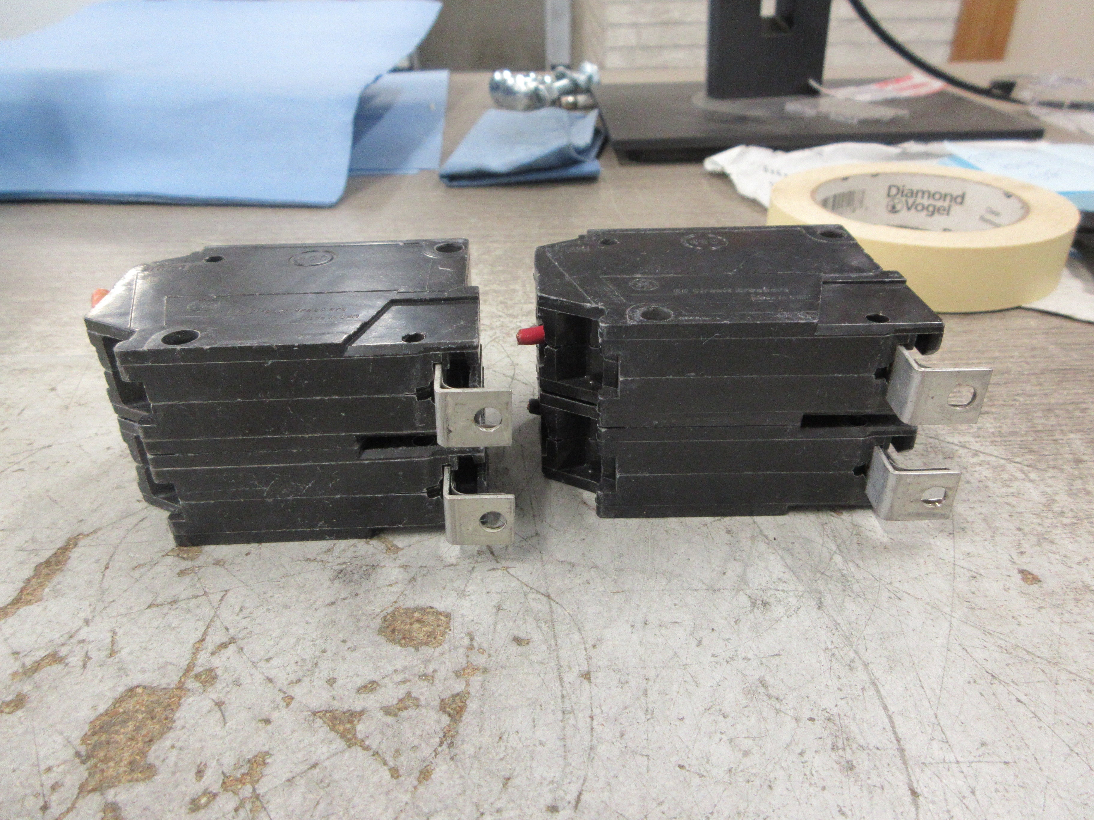 GE No Mounting Screws Circuit Breaker THQB2130 30A 120/240V 2P *Lot of 2* Used