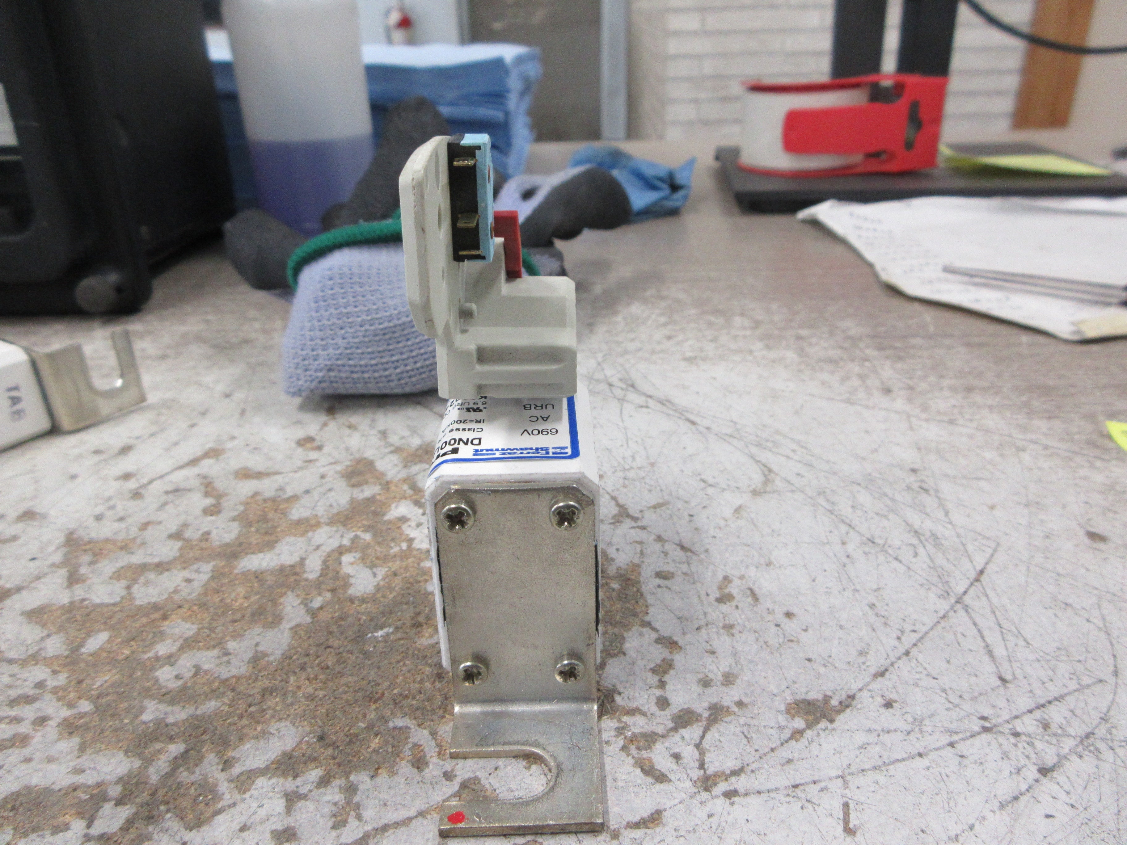 Ferraz Shawmut Protistor Fuse DN00UB69V315L 315A 690V W/Aux Contact Used