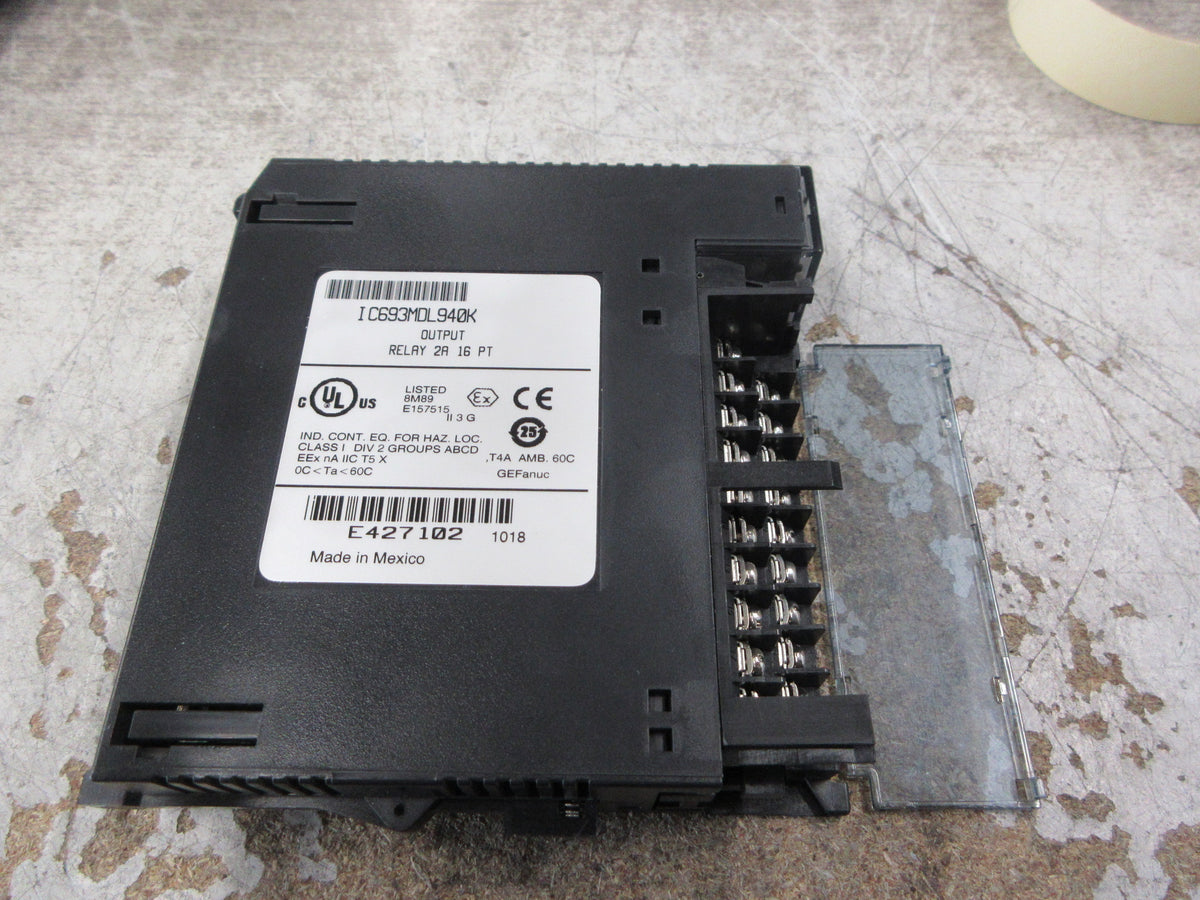 GE Fanuc Output Module IC693MDL940K 16 PT *Broken Cover* Used