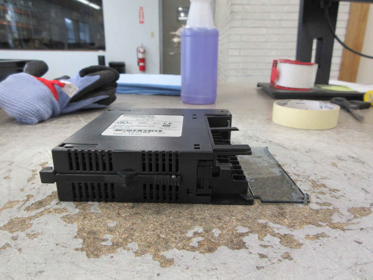 GE Fanuc Output Module IC693MDL940K 16 PT *Broken Cover* Used