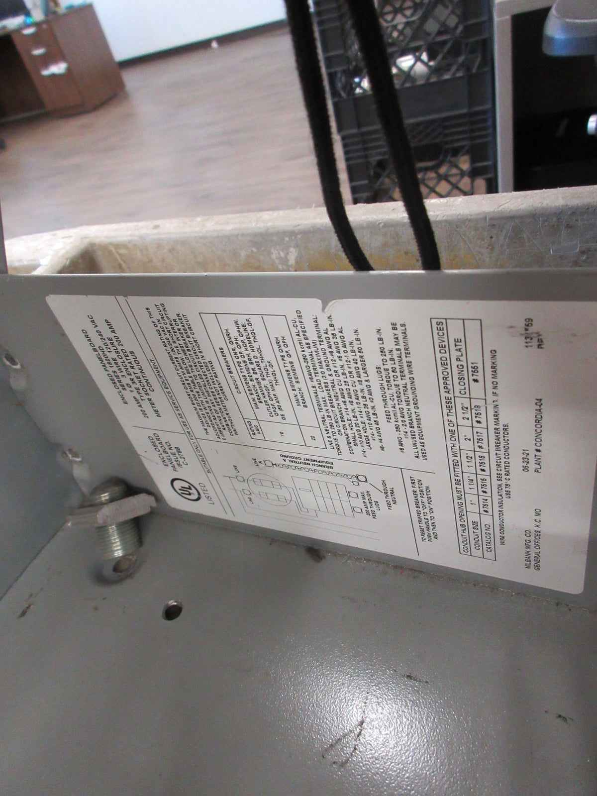 Milbank Meter Main U6281-XL-200-5T9 200A Main (2) 35A 2P Breakers 8-Slot Used