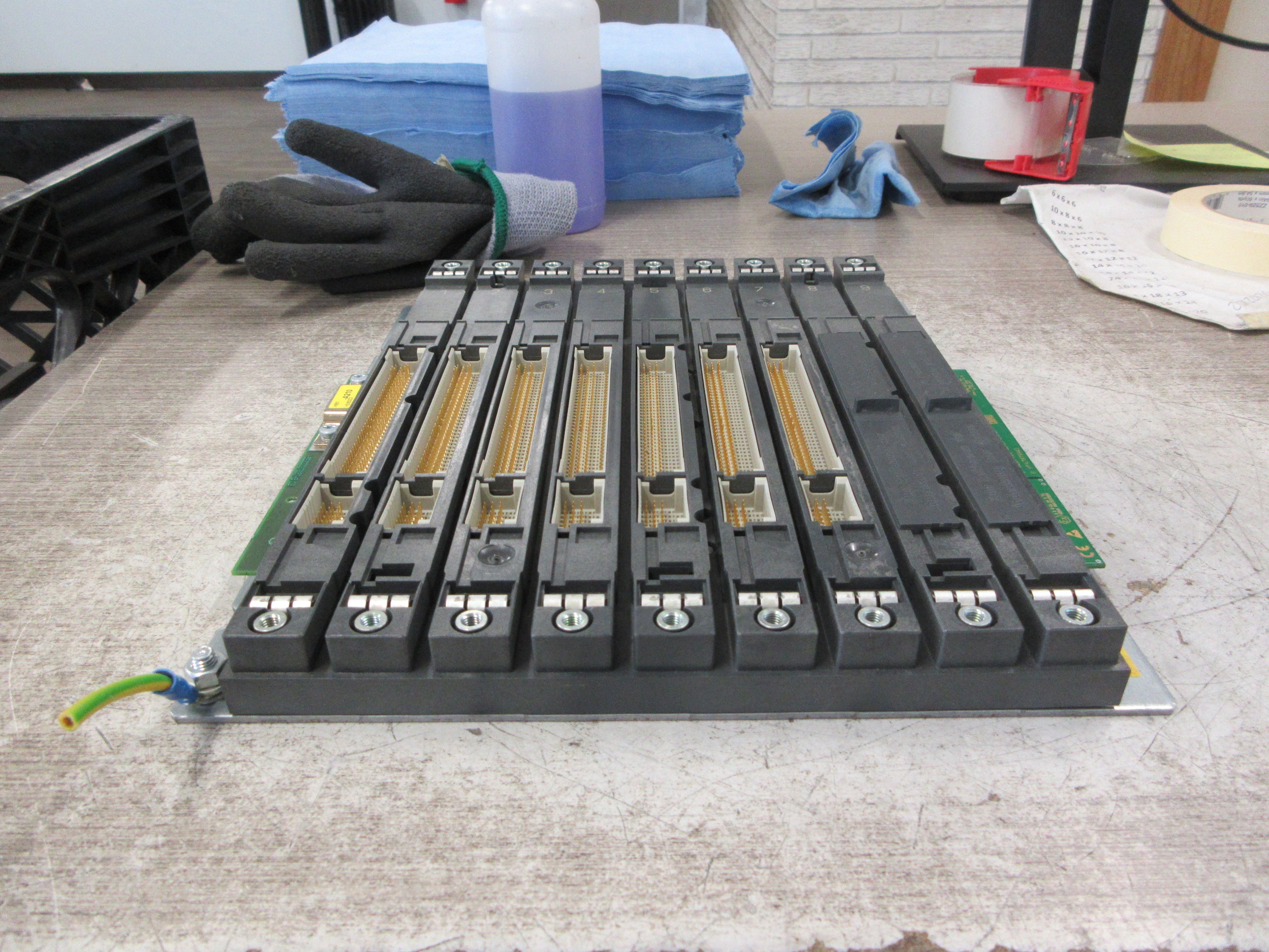 Siemens Simatic S7 UR2 Rack 6ES7 400-1JA01-0AA0 9-Slot Used