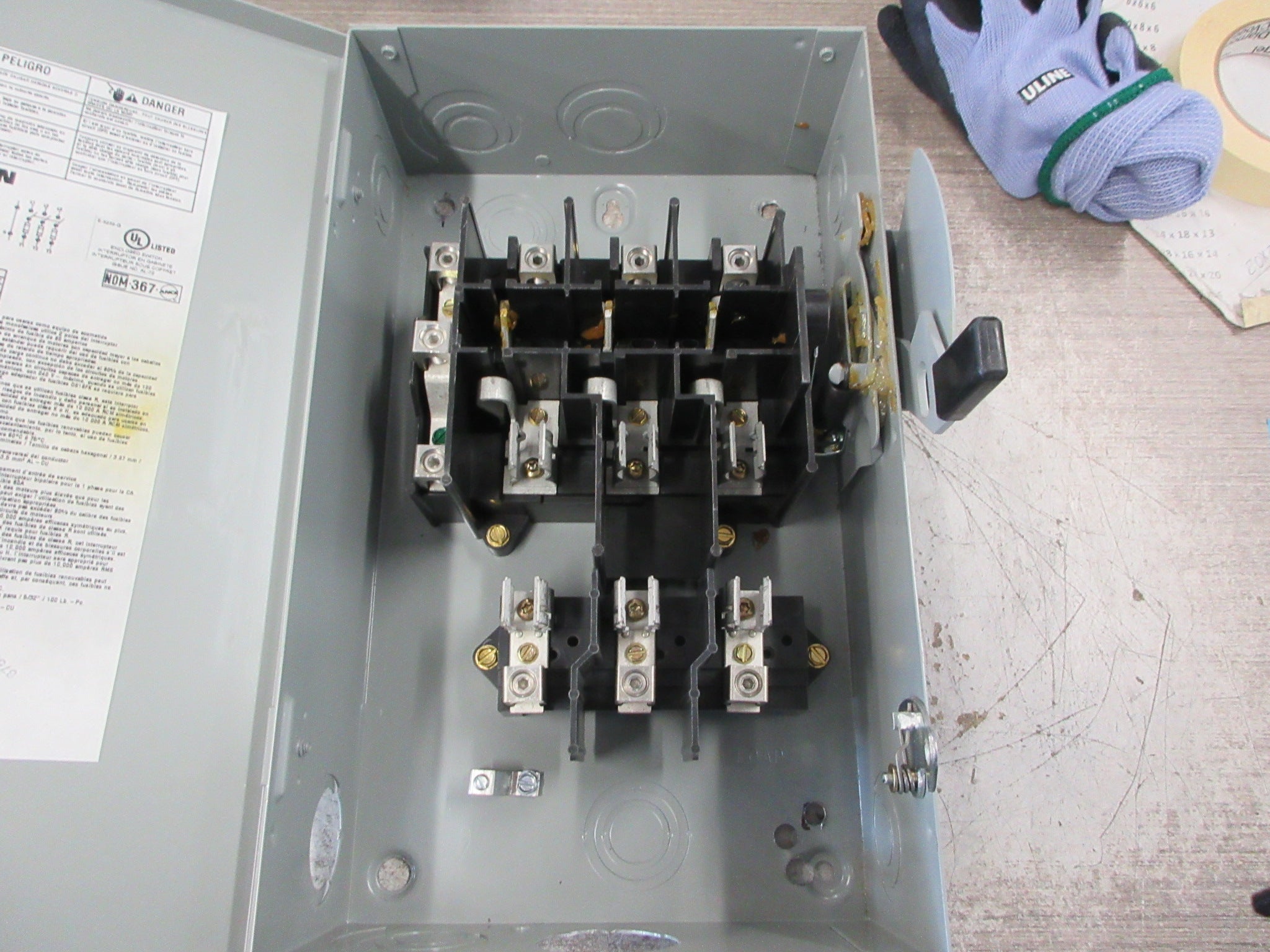 Eaton Fusible Safety Switch/Disconnect DG322NGB Ser. B 60A 240V 4W Used