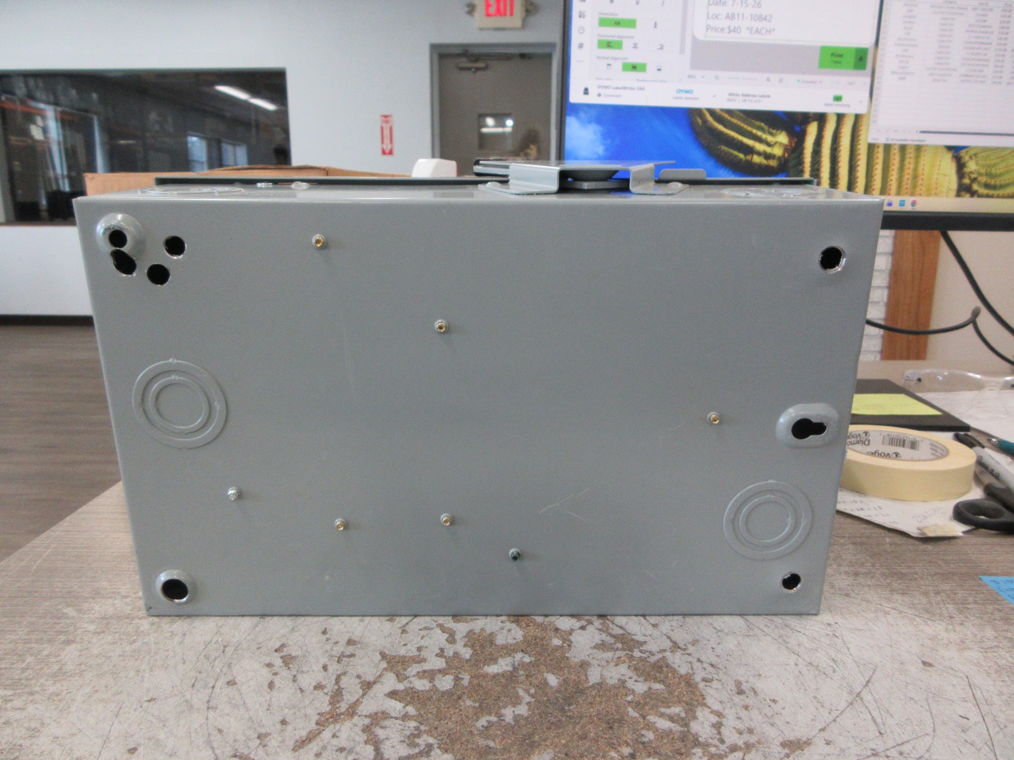 Eaton Fusible Safety Switch/Disconnect DG322NGB Ser. B 60A 240V 4W Used