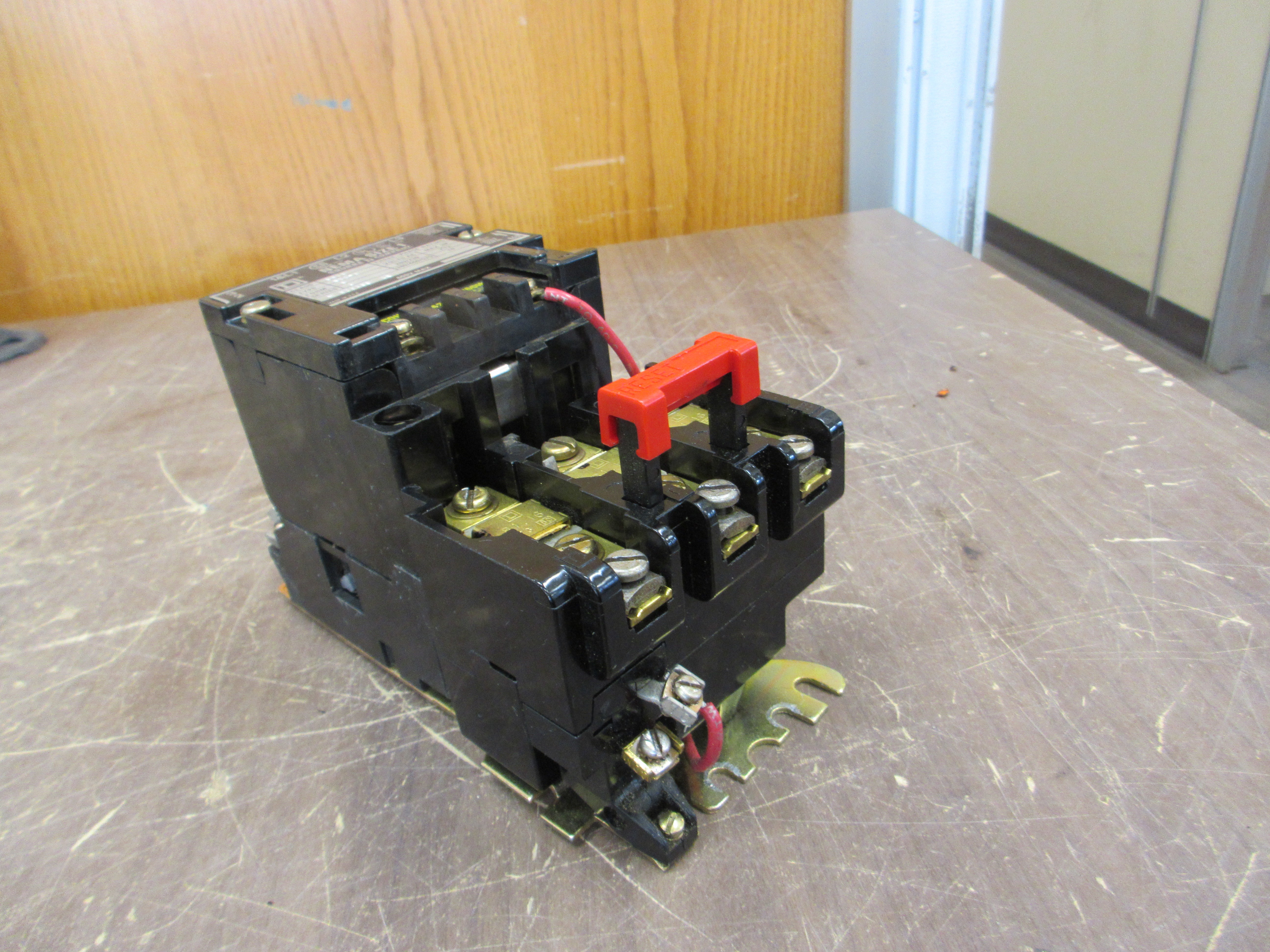 Square D Size 1 Starter 8536 SCO-3 S Series A 120V Coil 600V