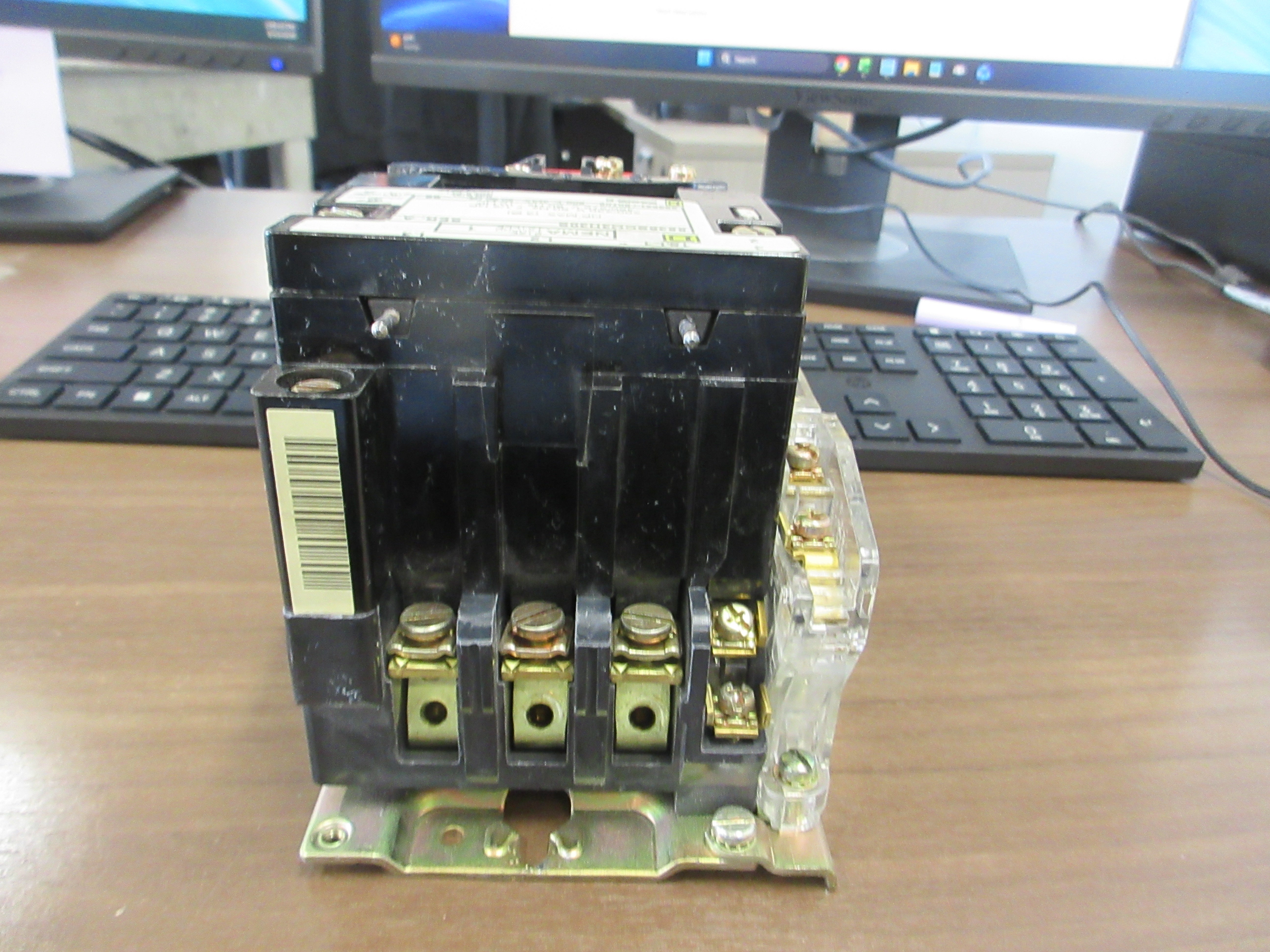 Square D Size 1 Starter 8536SCO3H30S/9065 SF120 120V Coil TRIP: 9-27A Used