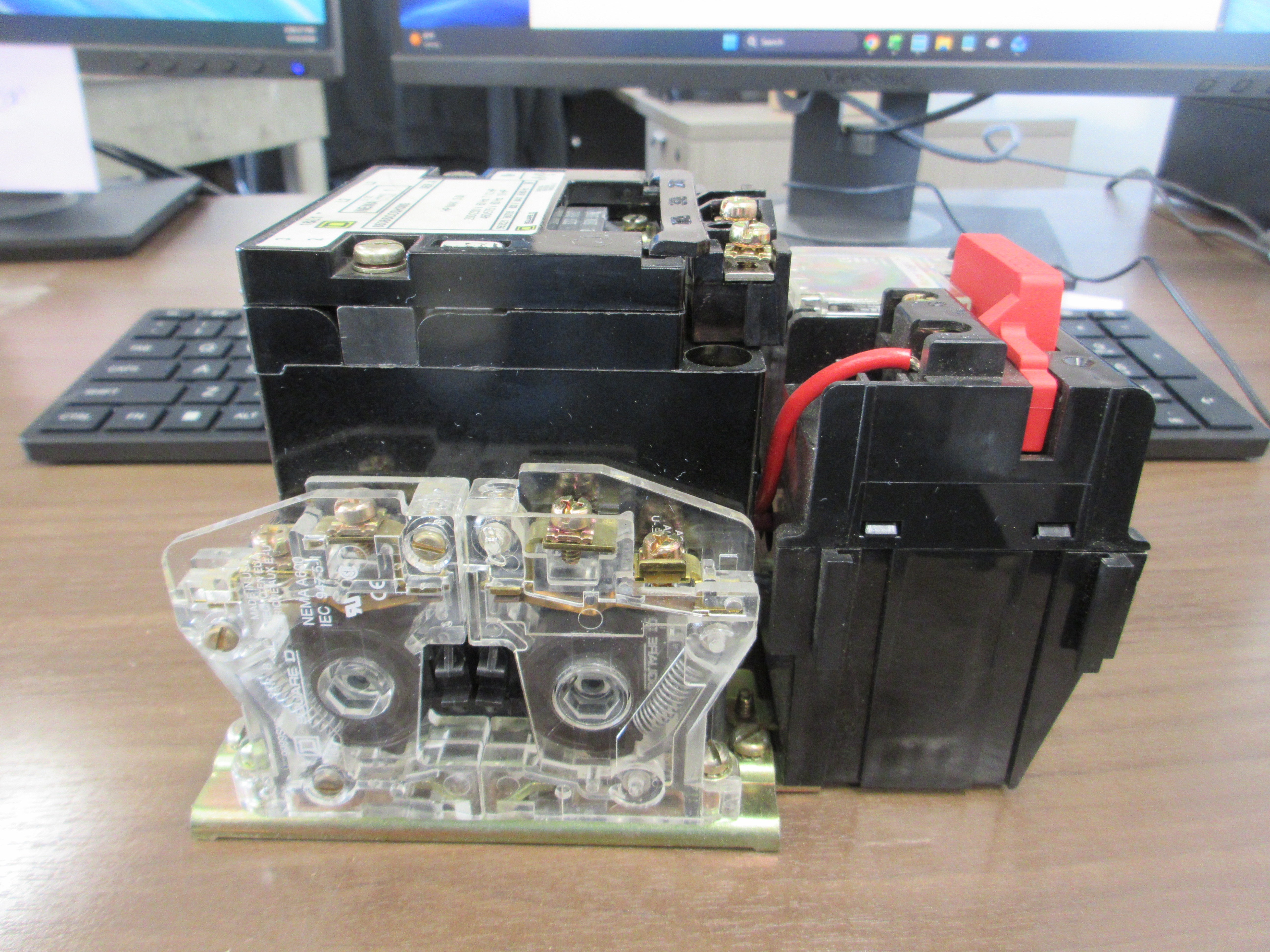 Square D Size 1 Starter 8536SCO3H30S/9065 SF120 120V Coil TRIP: 9-27A Used
