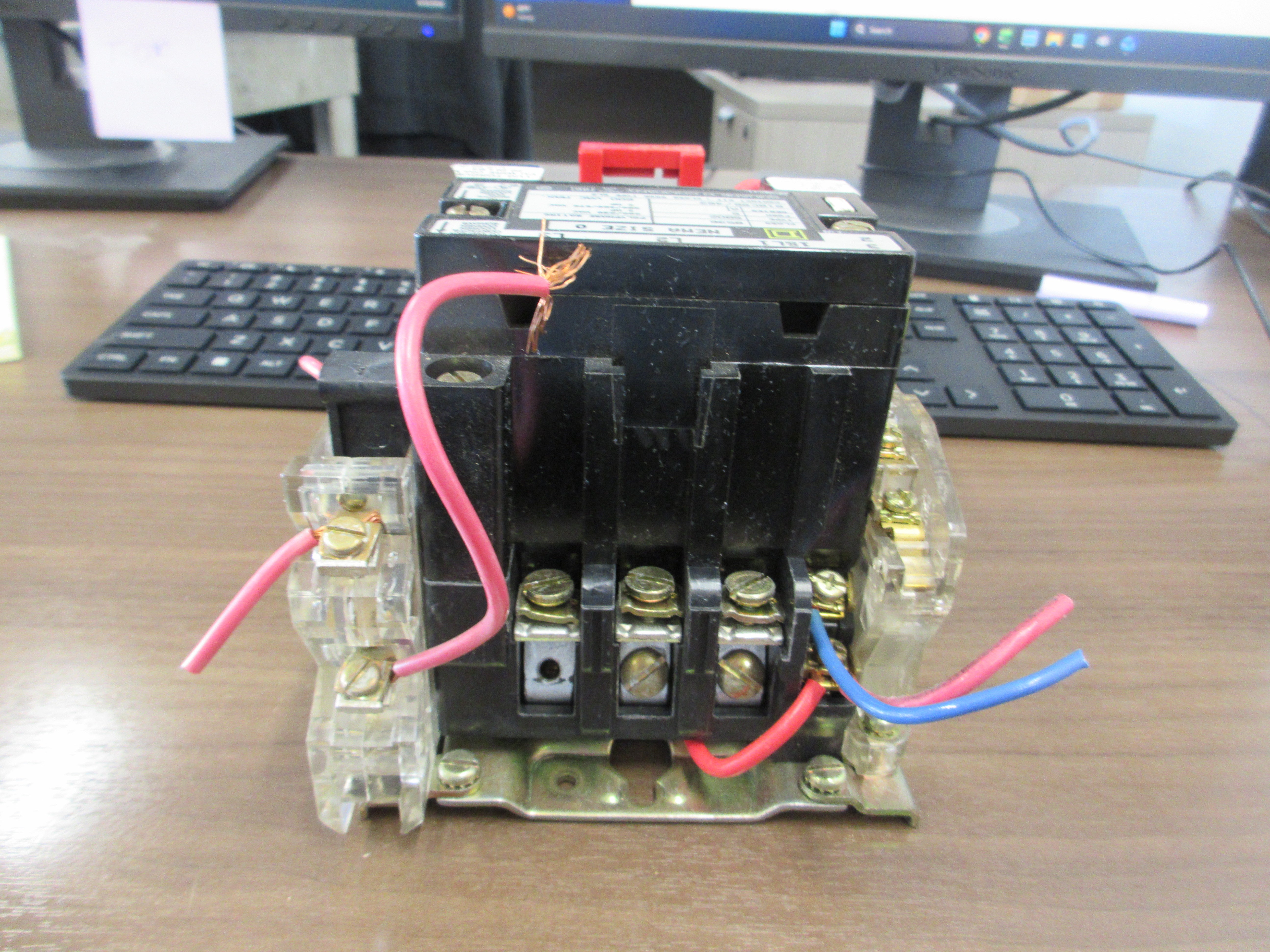 Square D Size 0 Starter 8536 SBO2 S Ser. A 120V Coil 600V (1) Aux Fuse Used