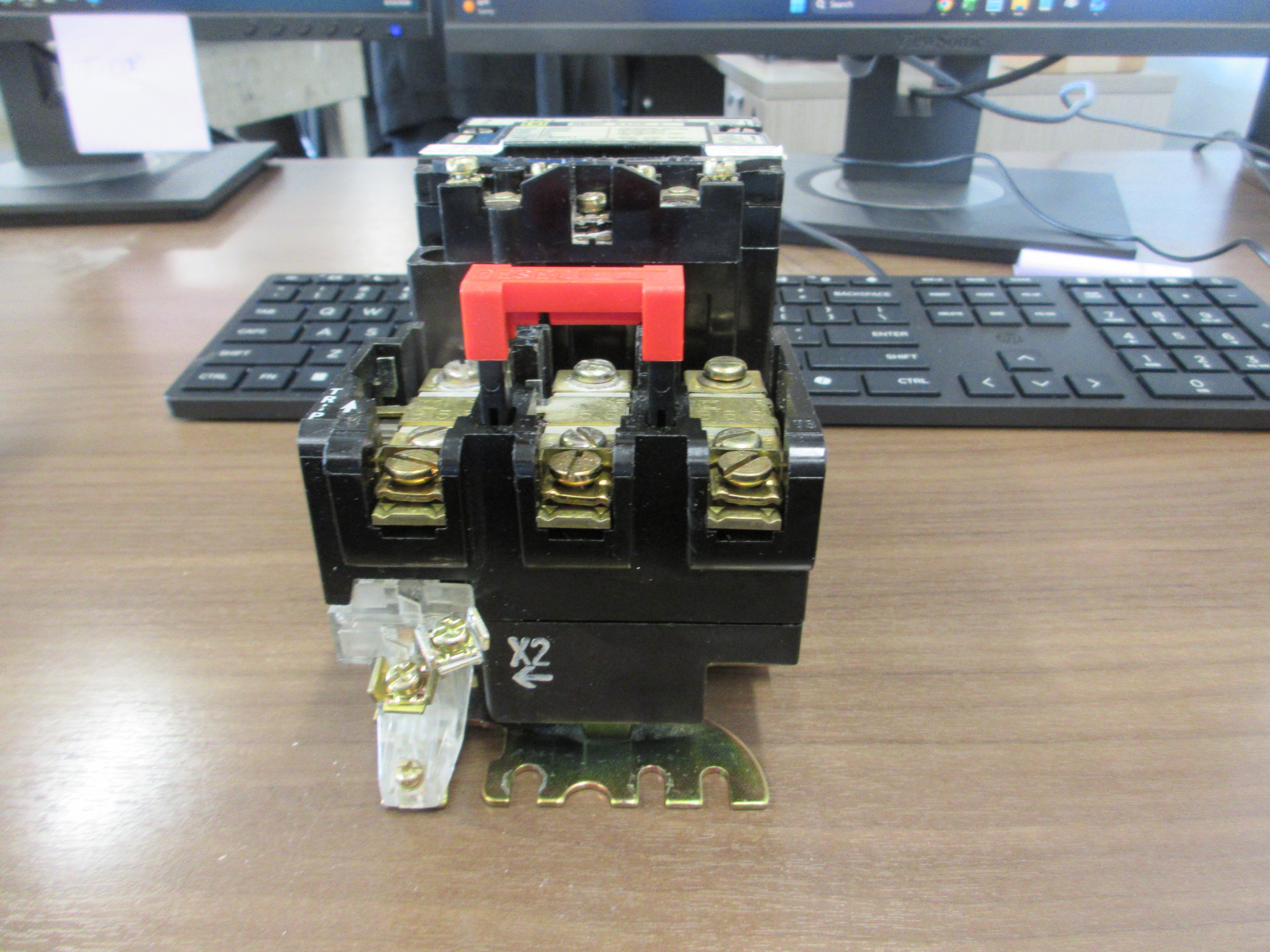 Square D Size 1 Starter 8536 SCO3 S Ser, A 120V Coil 600V Used