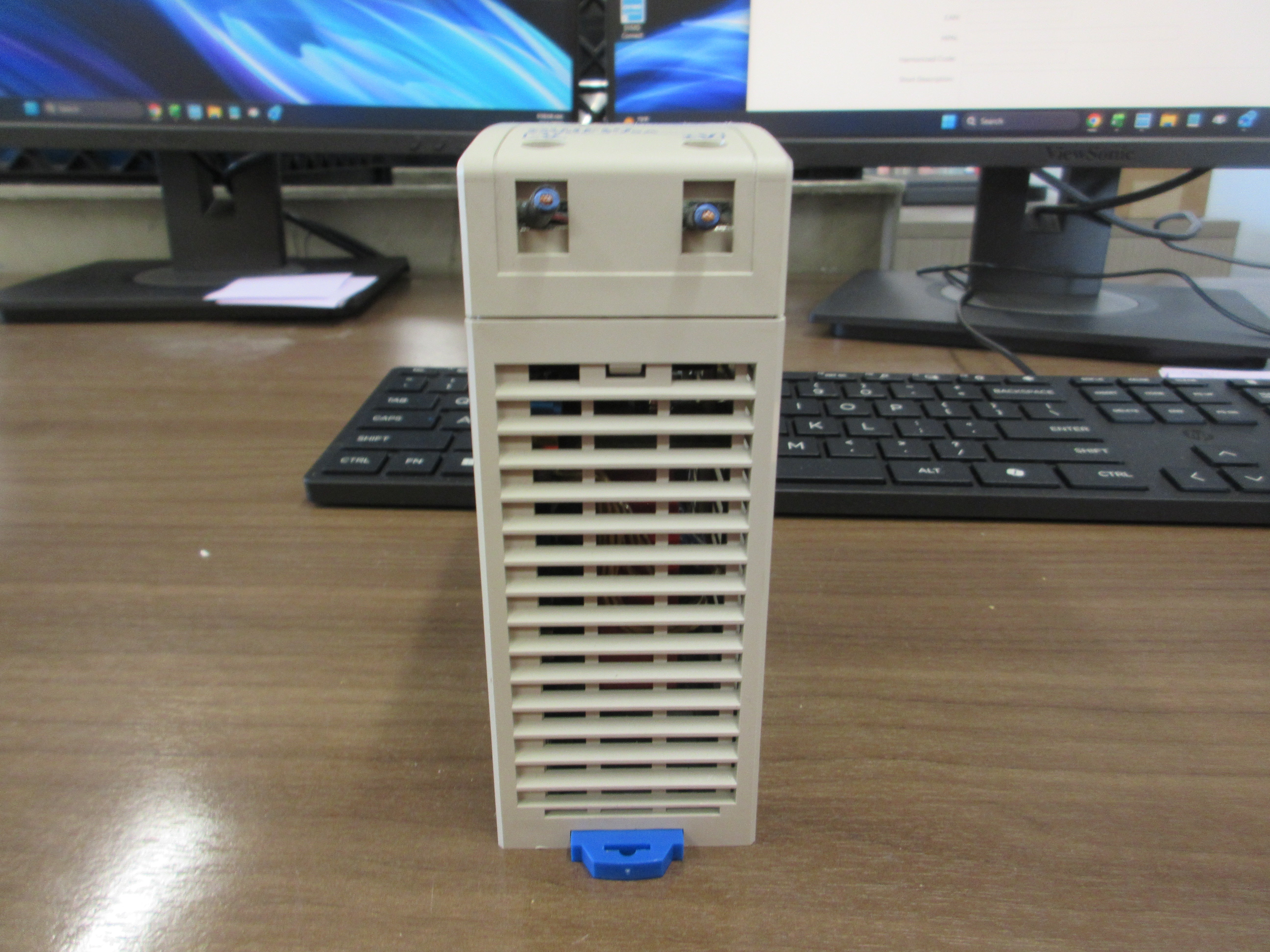 Idec Power Supply PS5R-SE24 90W Input: Output: Used