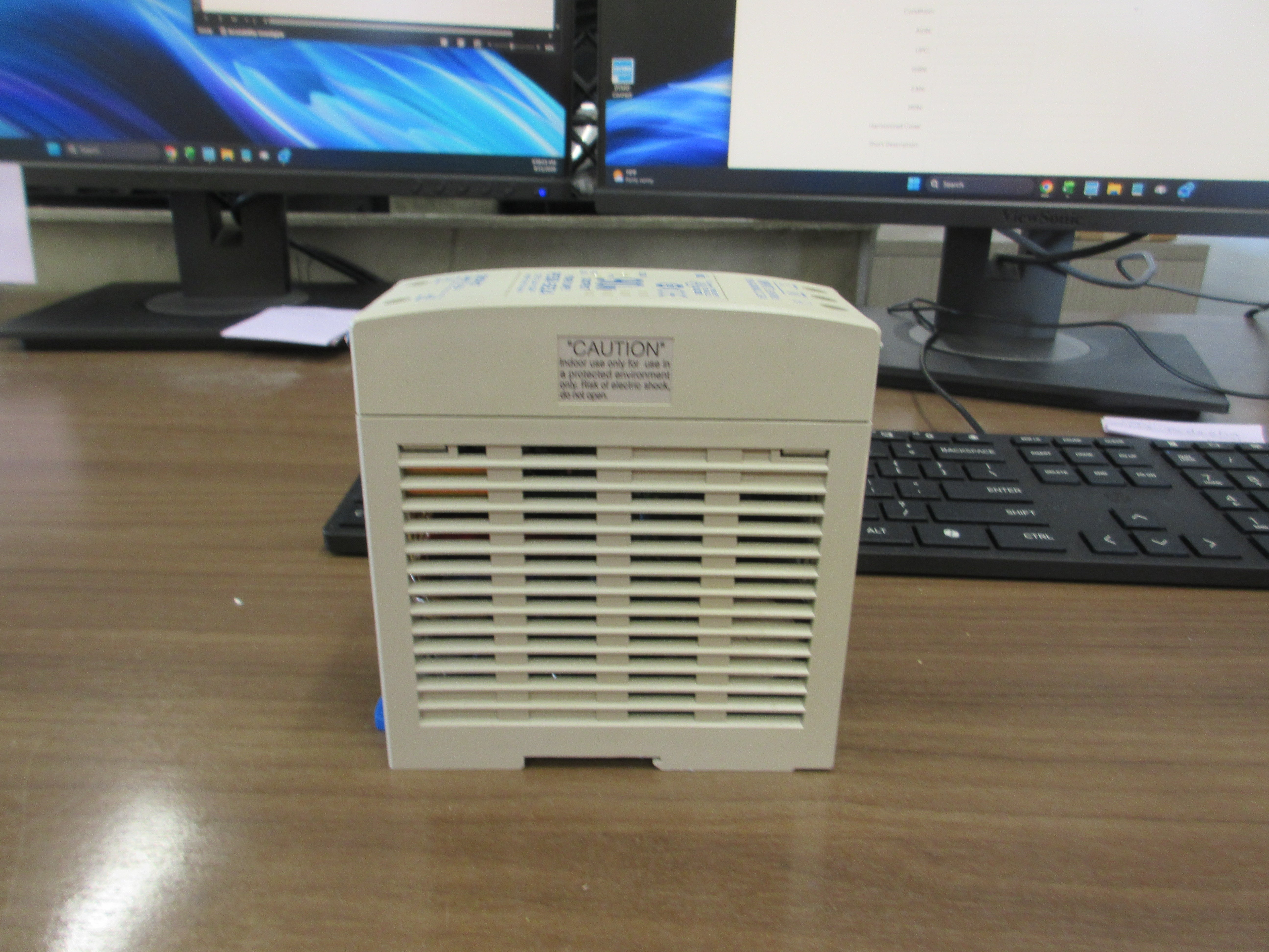 Idec Power Supply PS5R-SE24 90W Input: Output: Used