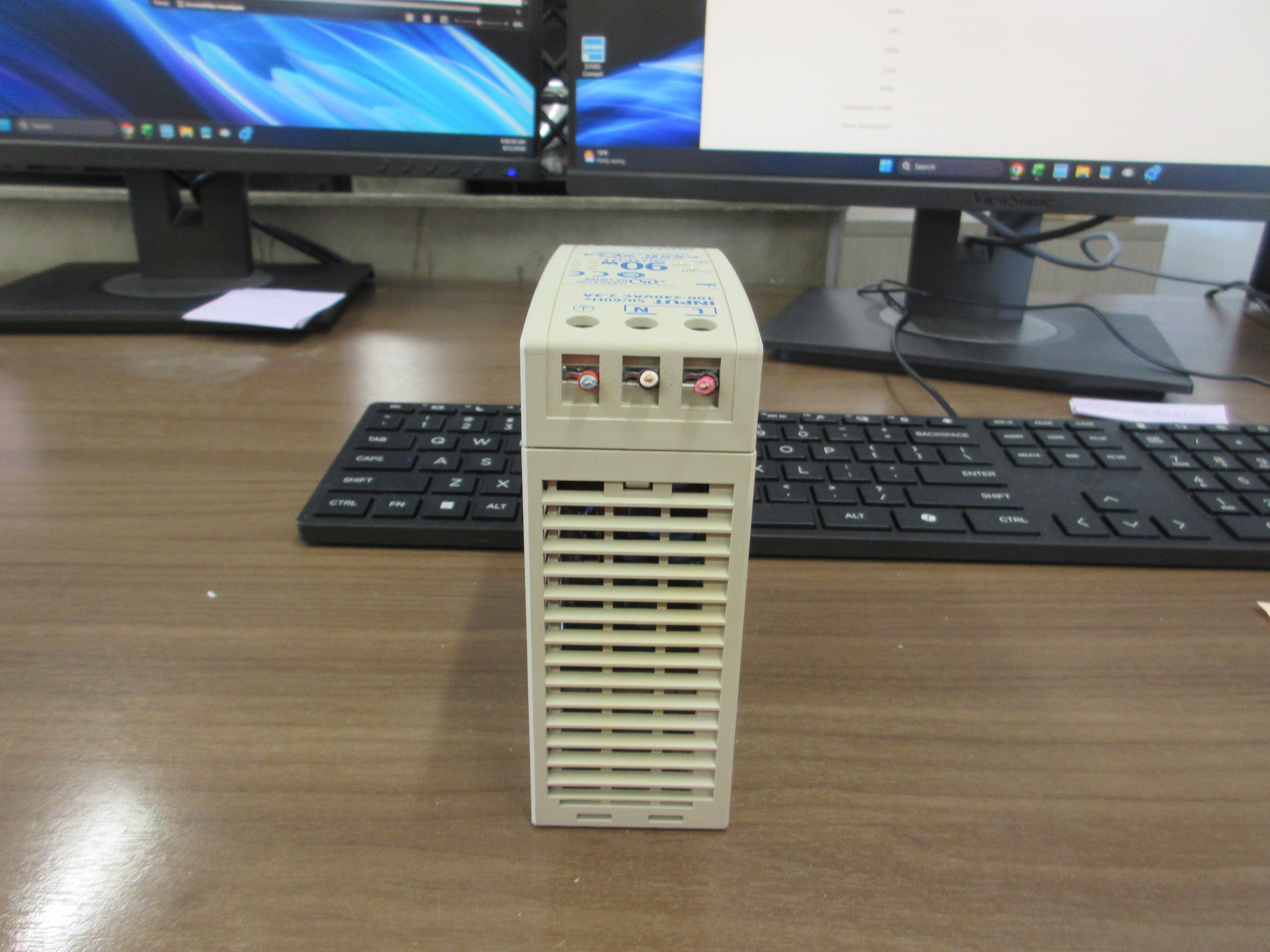 Idec Power Supply PS5R-SE24 90W Input: Output: Used