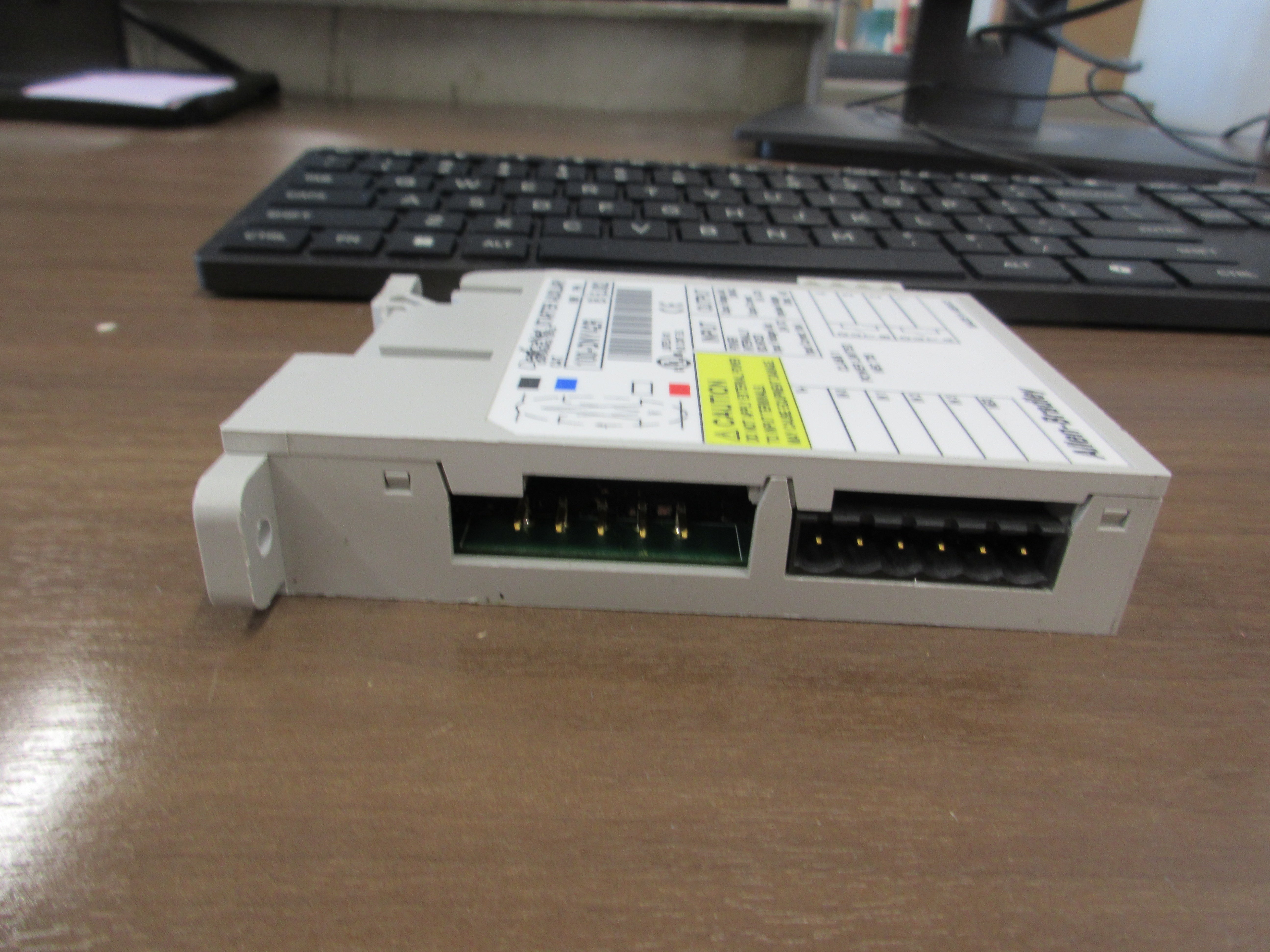 Allen-Bradley DerviceNet Starter Auxlliry 100-DNY42R Ser.B FRN: 5.002 Used