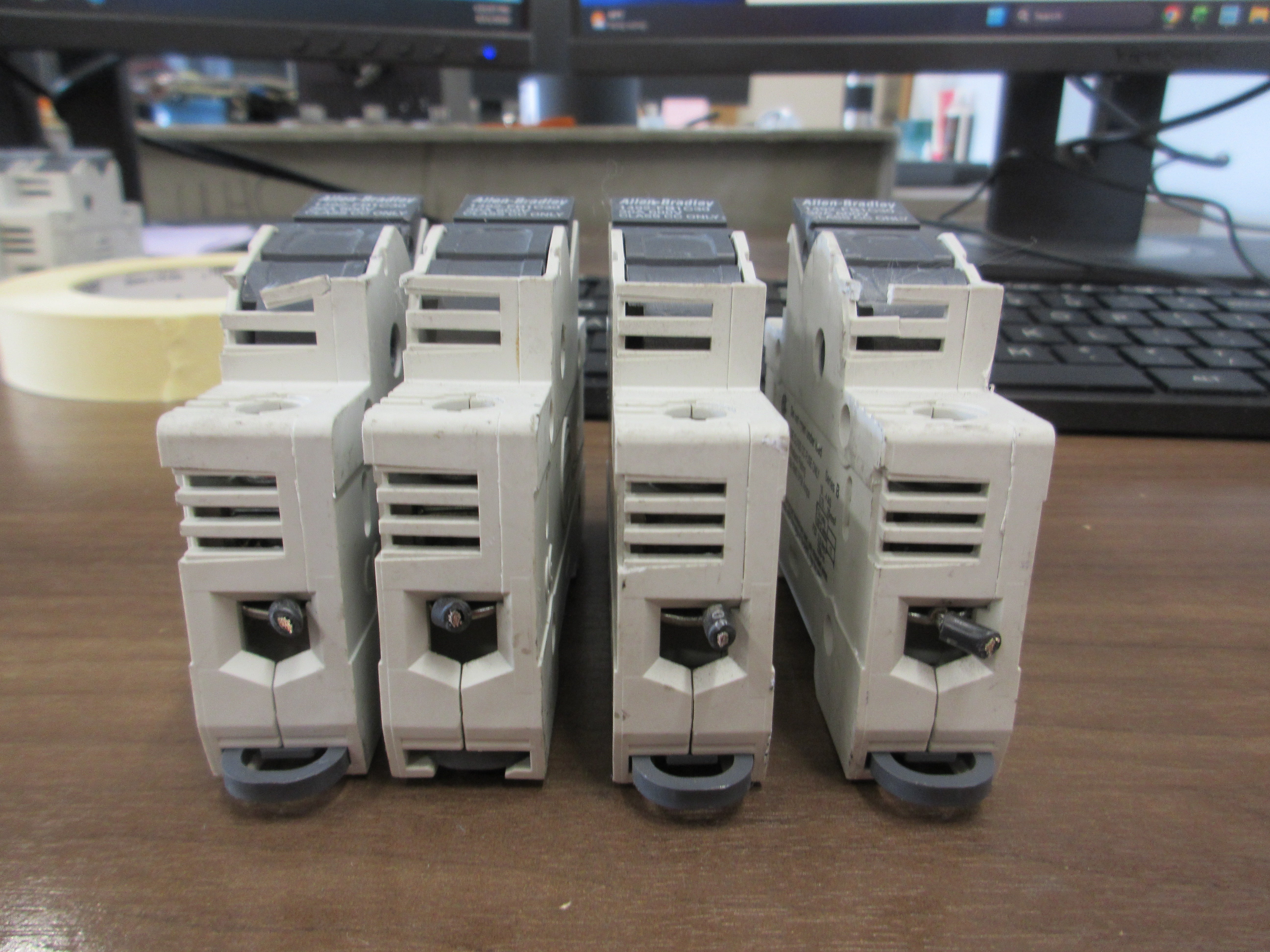 Allen-Bradley Fuse Holder 1492- FB1C30 30A 600V 1P *LOT OF 4* Used