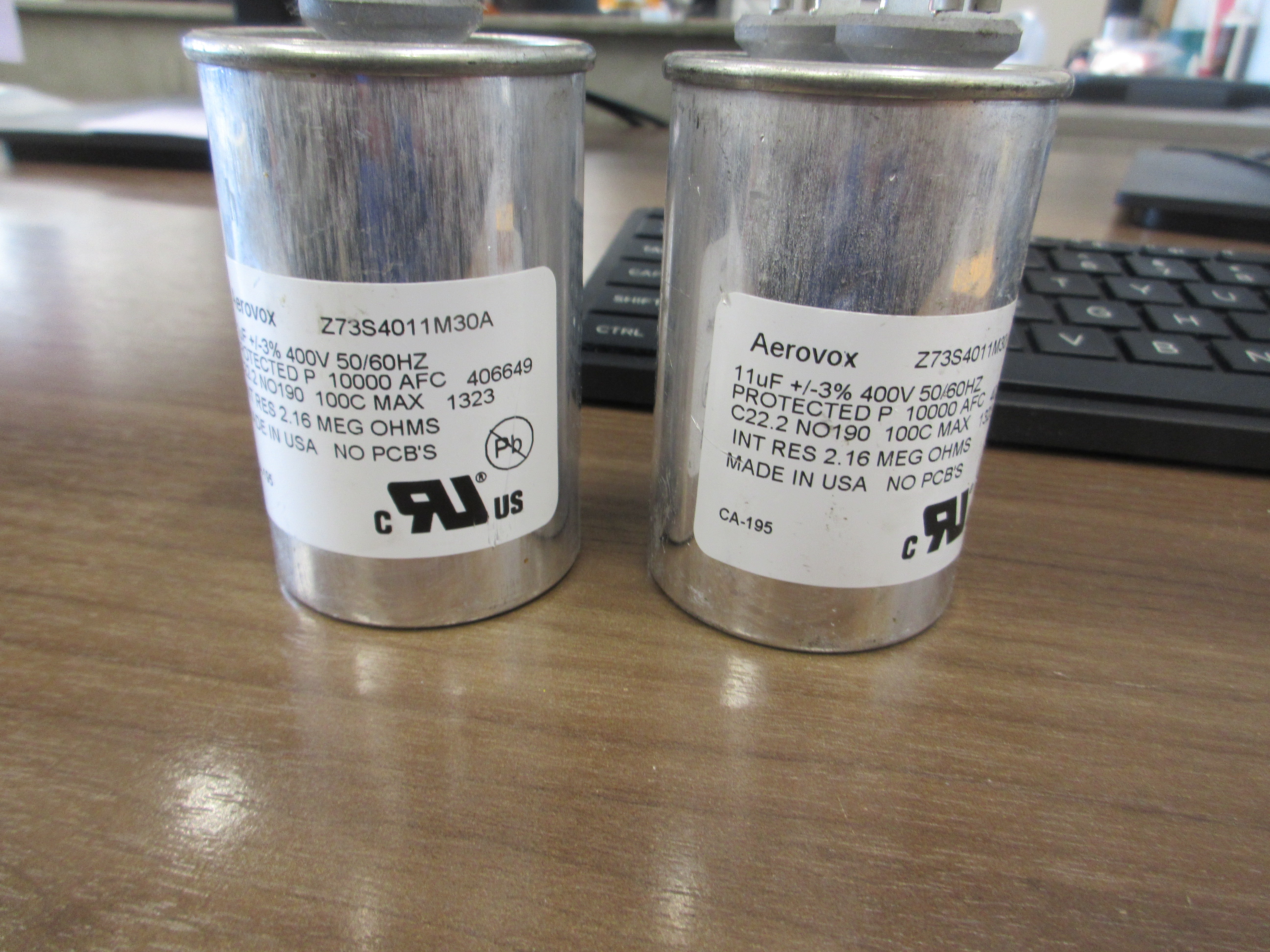 Aerovox Capacitor Z73S4011M30A 11uF 400V 50/60Hz * Lot of 2* Used