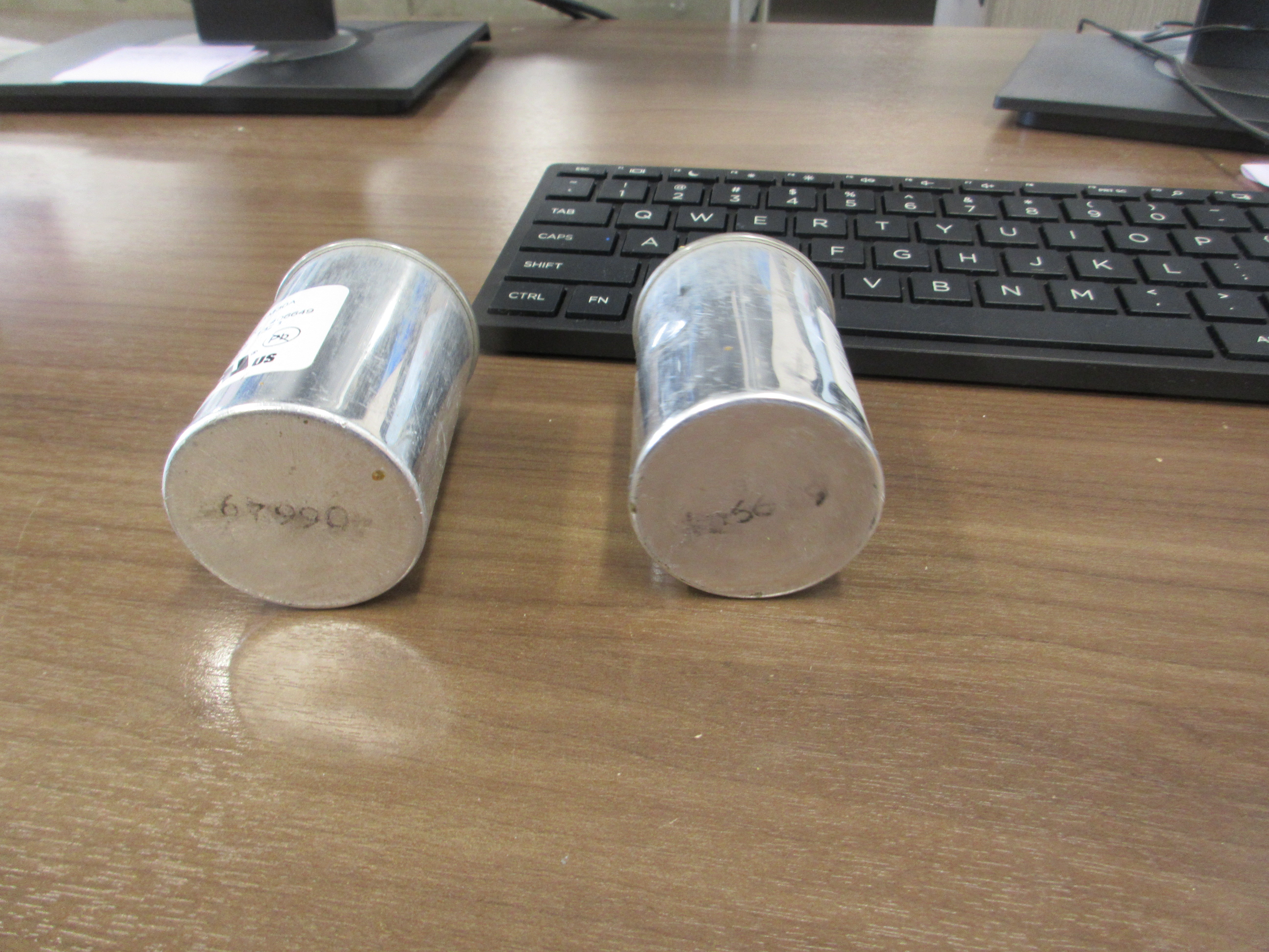 Aerovox Capacitor Z73S4011M30A 11uF 400V 50/60Hz * Lot of 2* Used