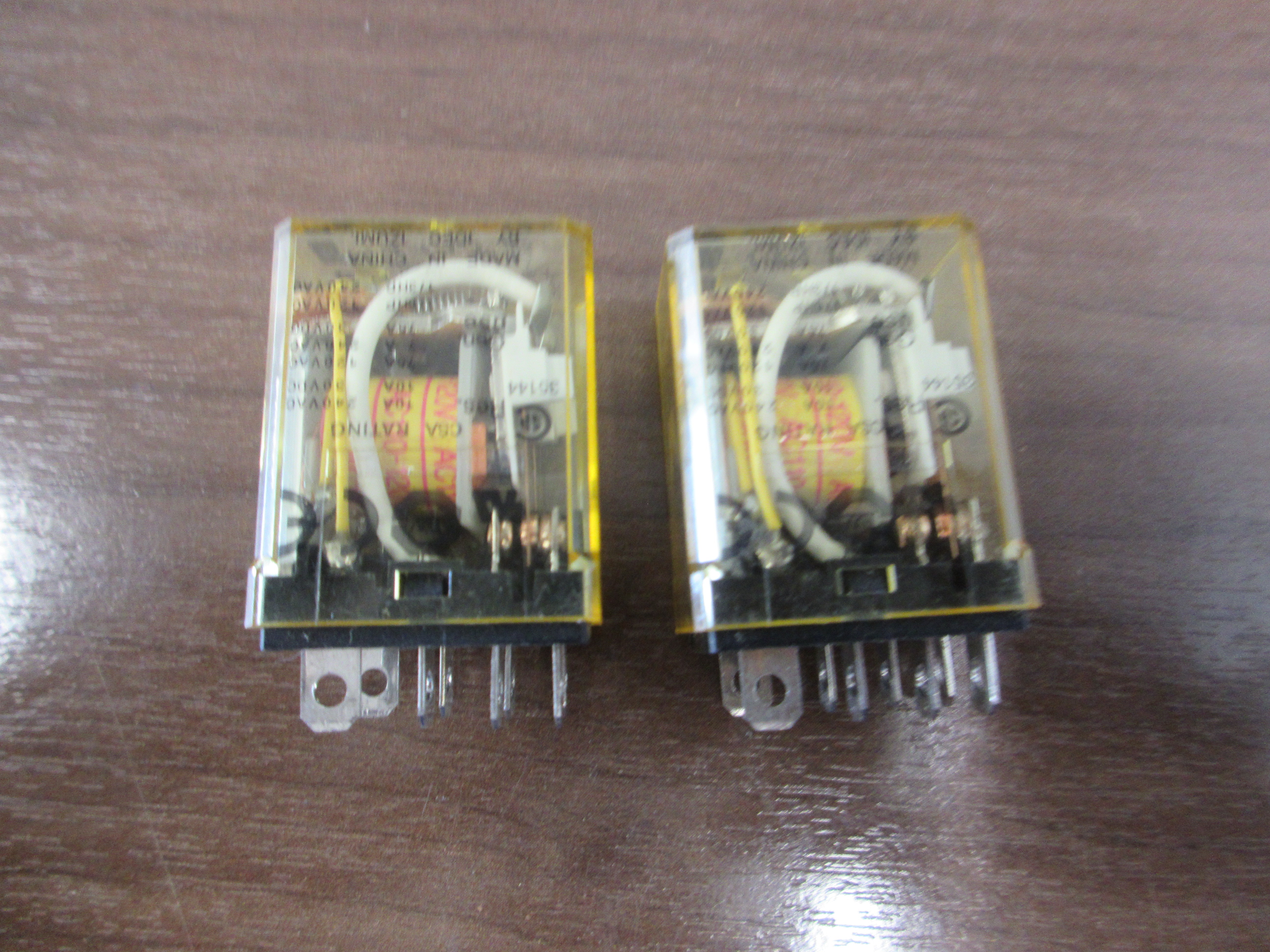 Idec Relay RH2B-UL 110-120V Coil * Lot of 2 * Used