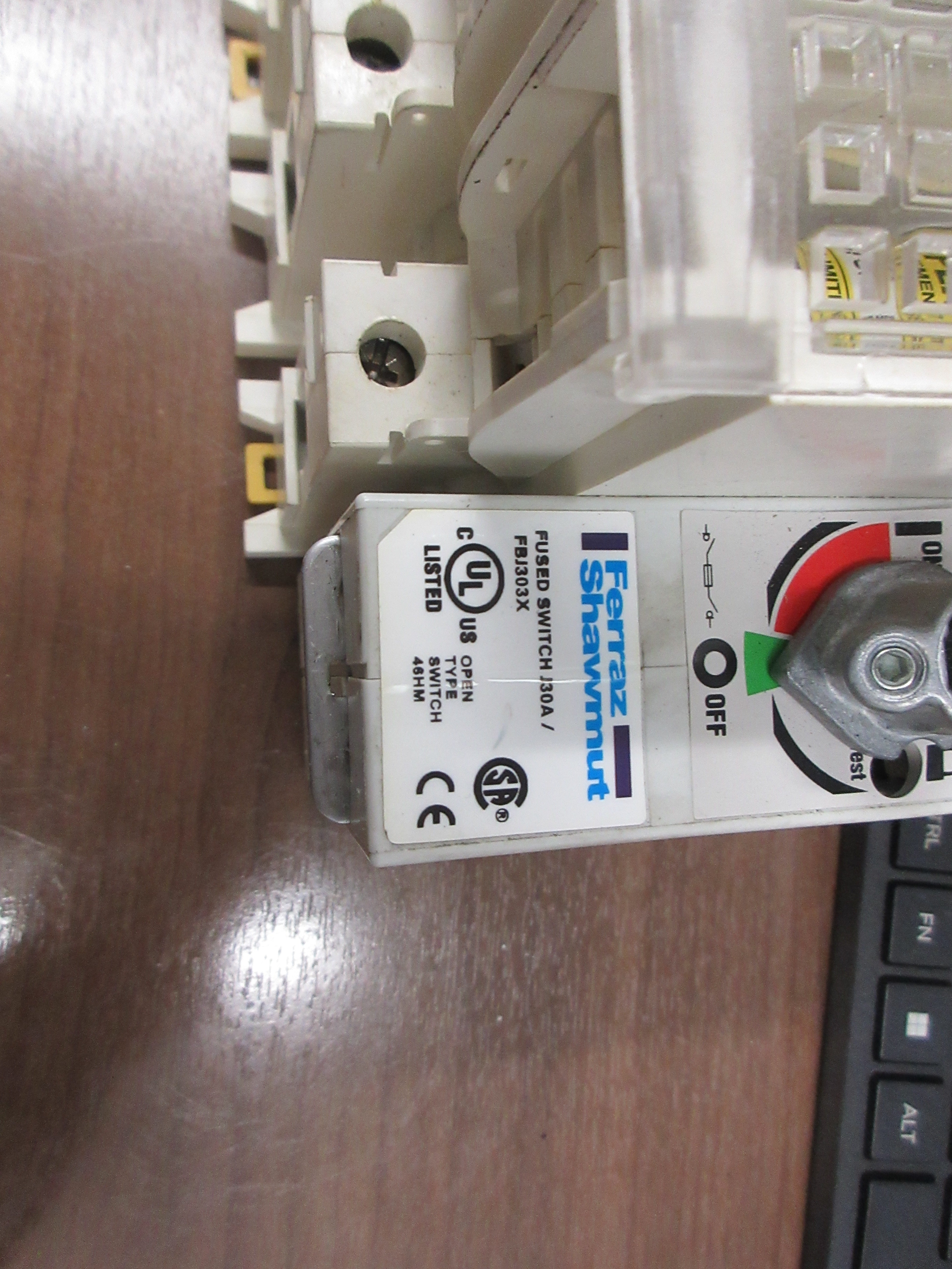 Ferraz Shawmut Fusible Disconnect Switch FBJ303X 30A 600V 3P (3) 7A Fuses Used