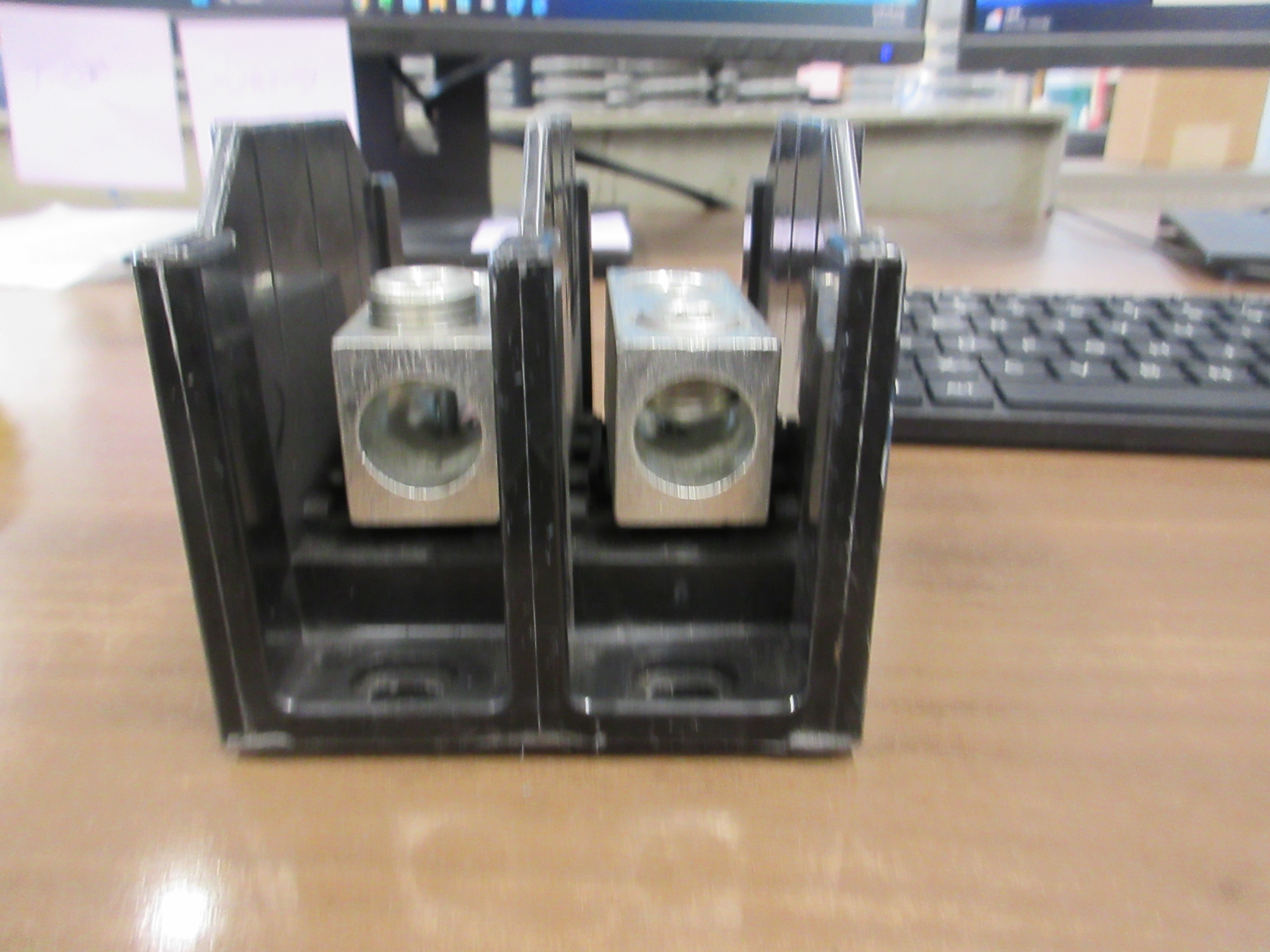 Buss Power Distribution Block 16303-2 310A 600V 2P Line (1) : 350 KMIL -6 Used
