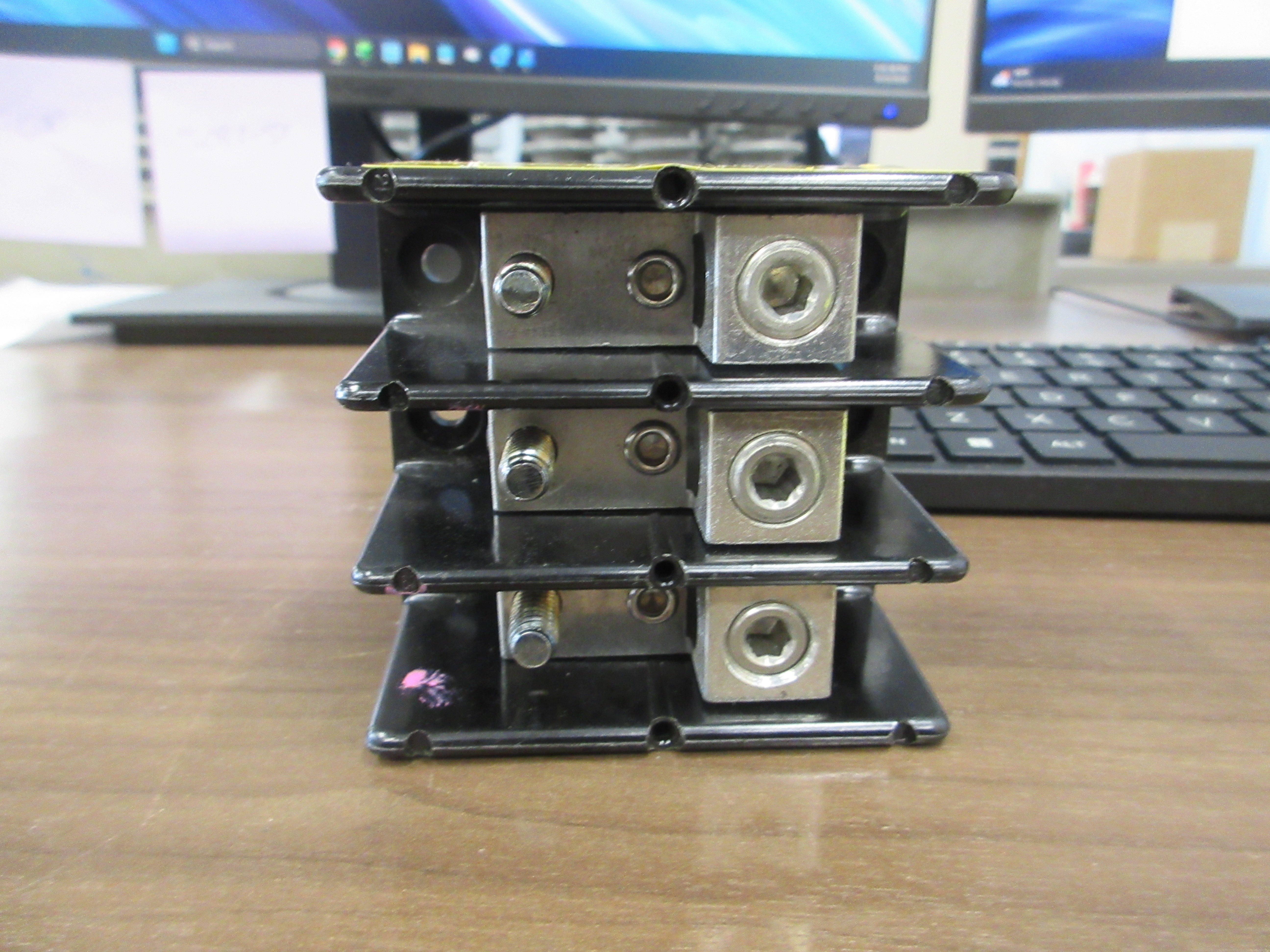 Buss Power Distribution Block 16280-3 175A 600V 3P Line (1) :2/0-14 Used