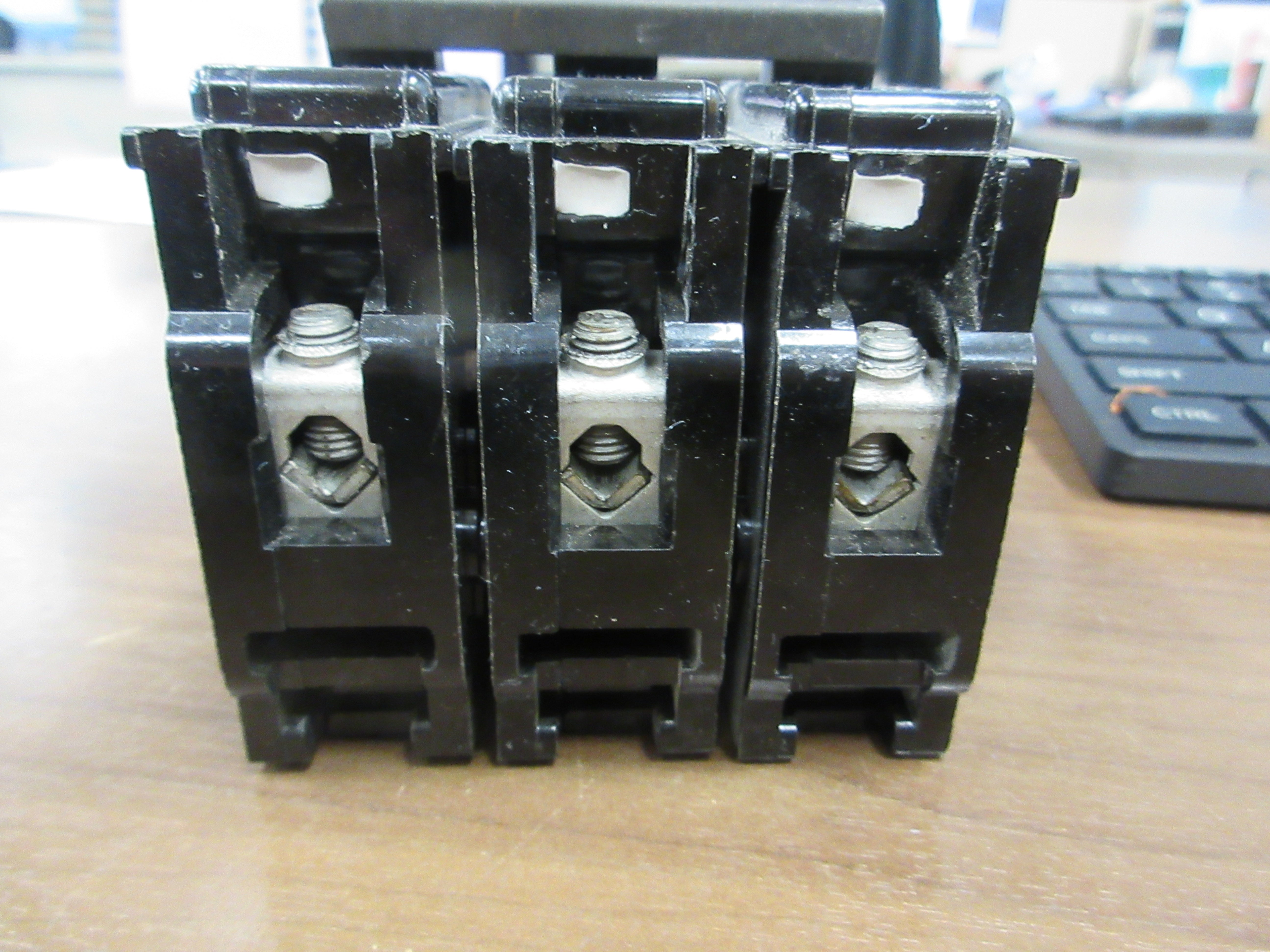 ITE Bolt-On Circuit Breaker BQ3-B020 20A 240V 3 P Used