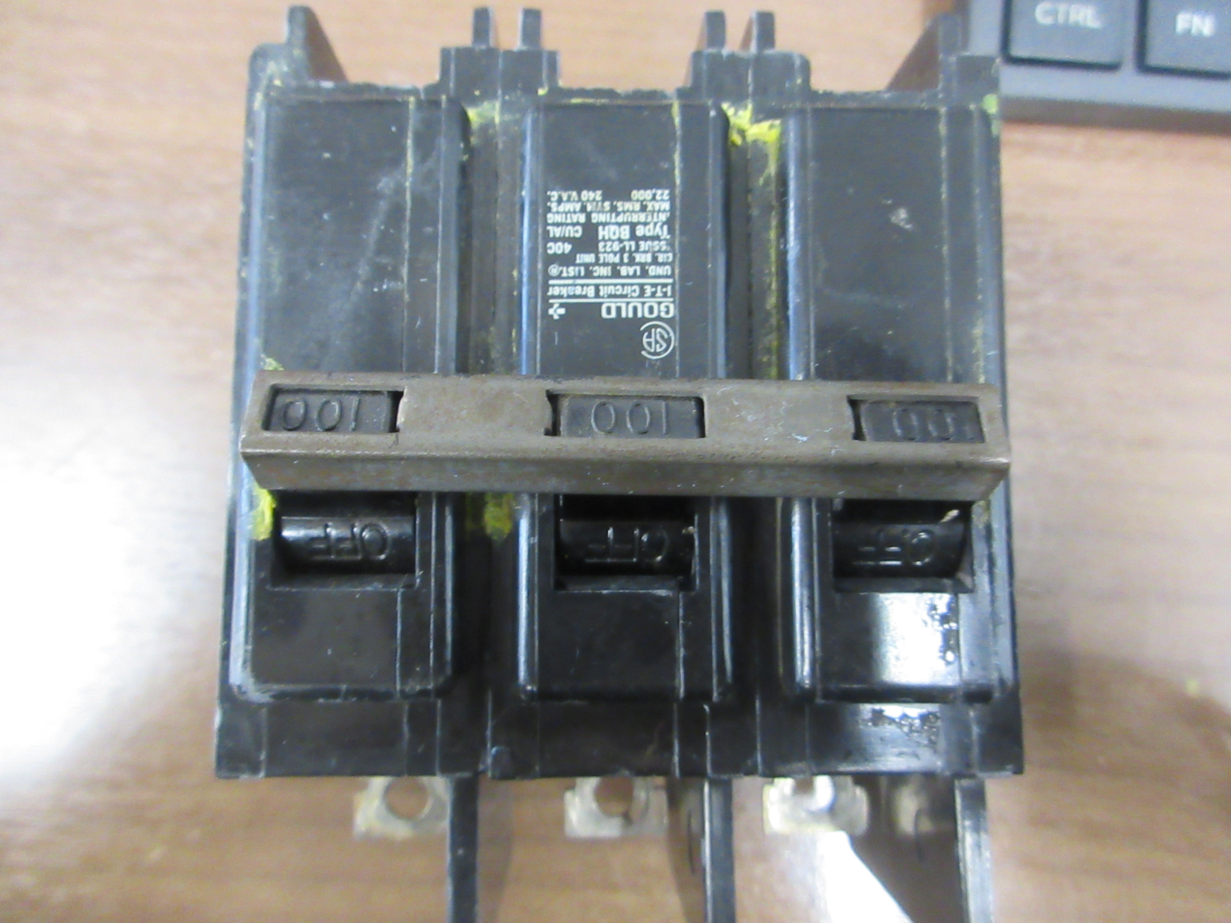 Gould ITE Type BQH Bolt - On Circuit Breaker BQ3B100H 100A 240V 3 P 22K AIC Used