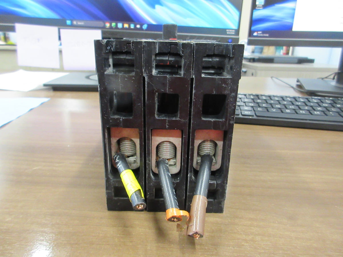 Gould ITE Circuit Breaker E43B040 40 A 480 V 3 P (3) Lugs Used