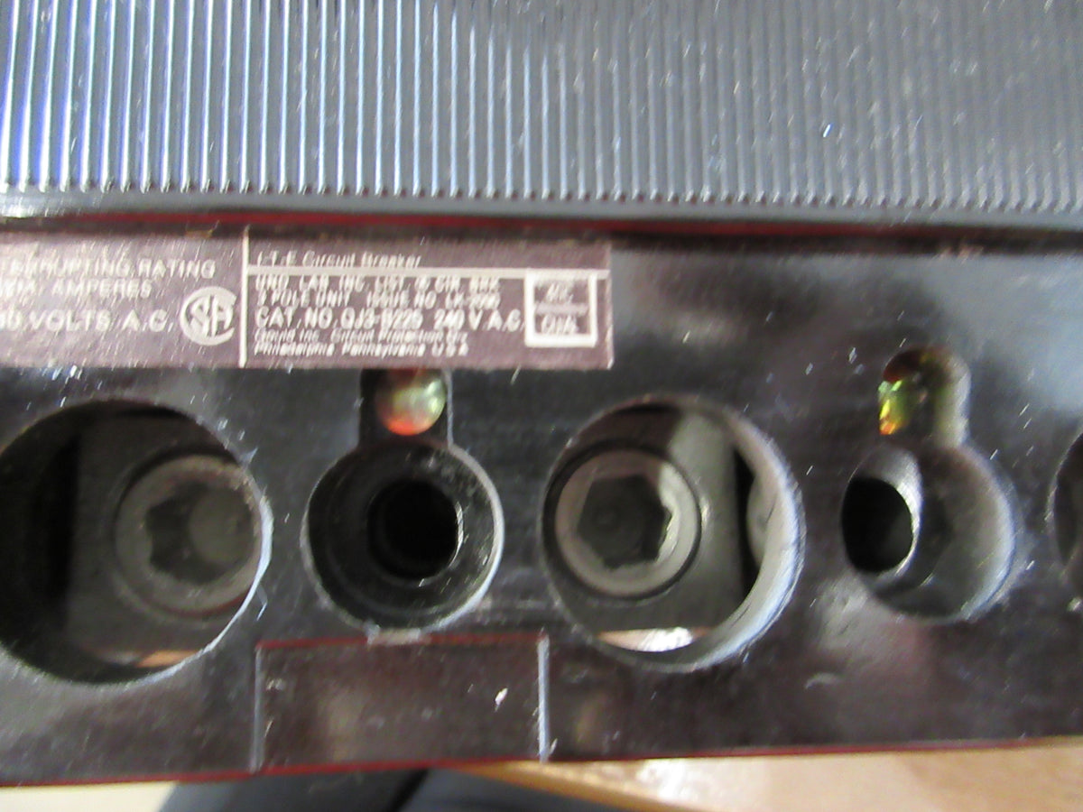 ITE Circuit Breaker QJ3-B225 225A 240V 3P Used